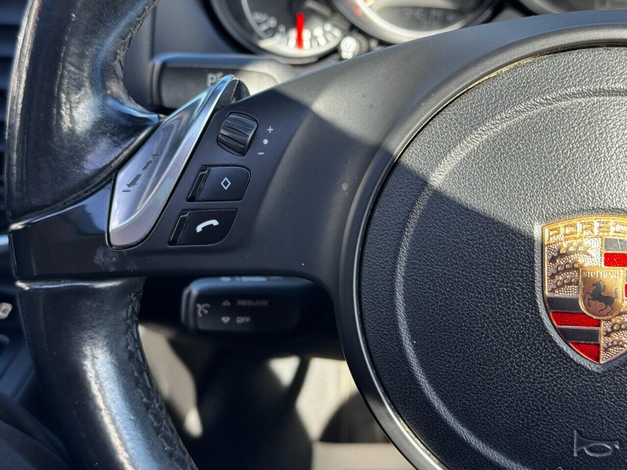 Porsche Cayenne view 33