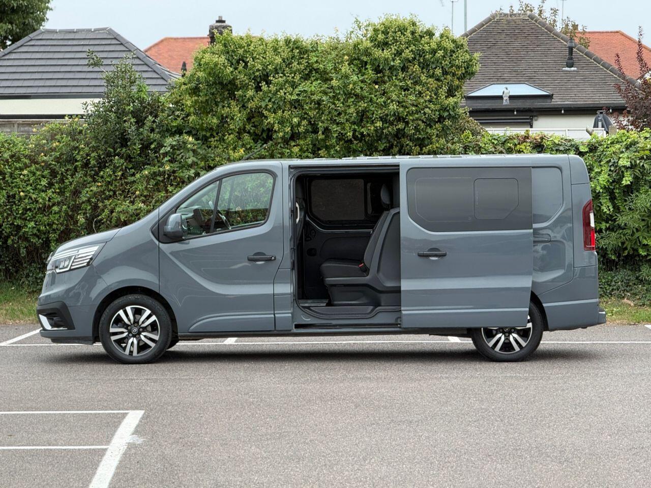 Renault Trafic view 6