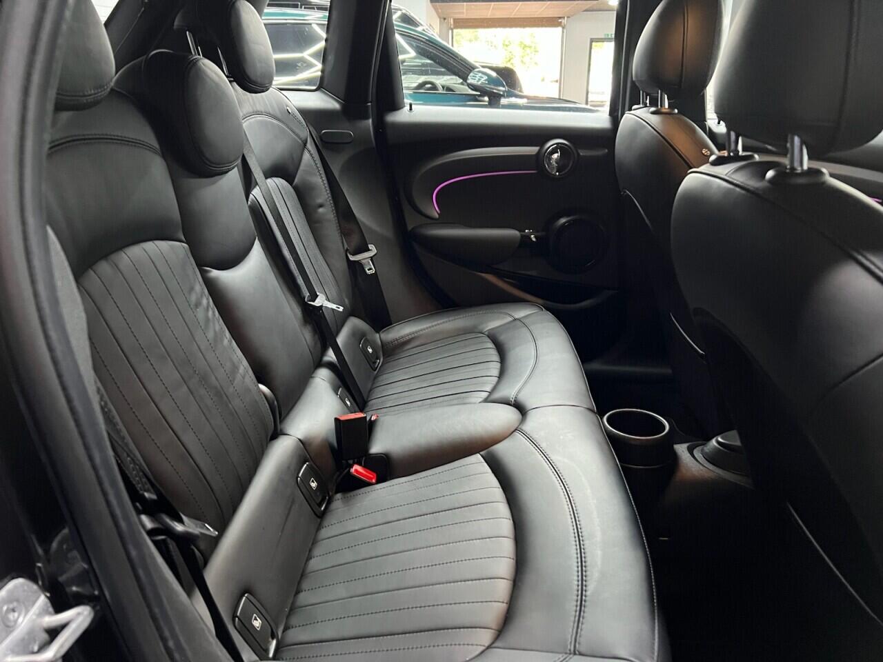 Mini Hatch view 43