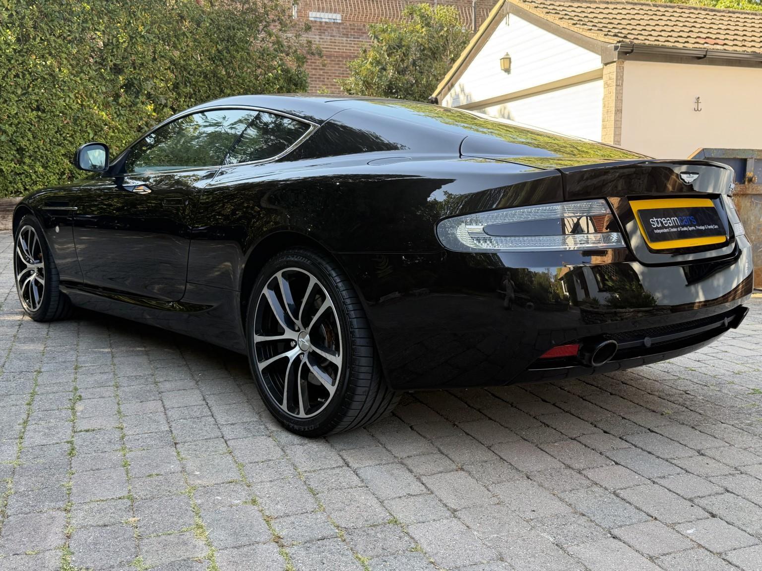Aston Martin DB9 view 5