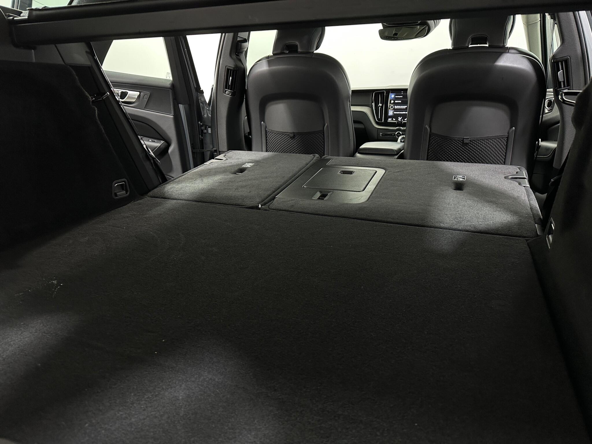 Volvo XC60 view 45