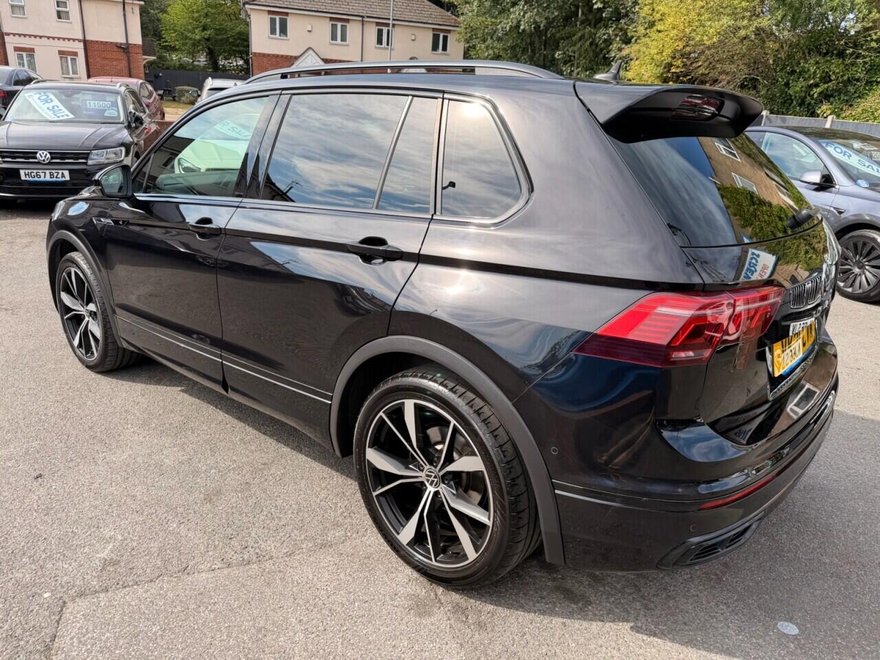 Volkswagen Tiguan view 12