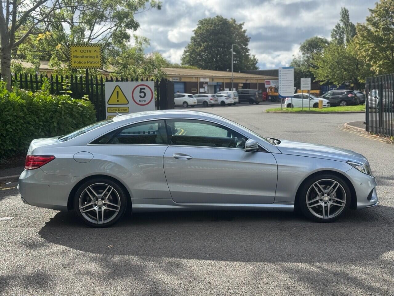 Mercedes-Benz E-Class view 8