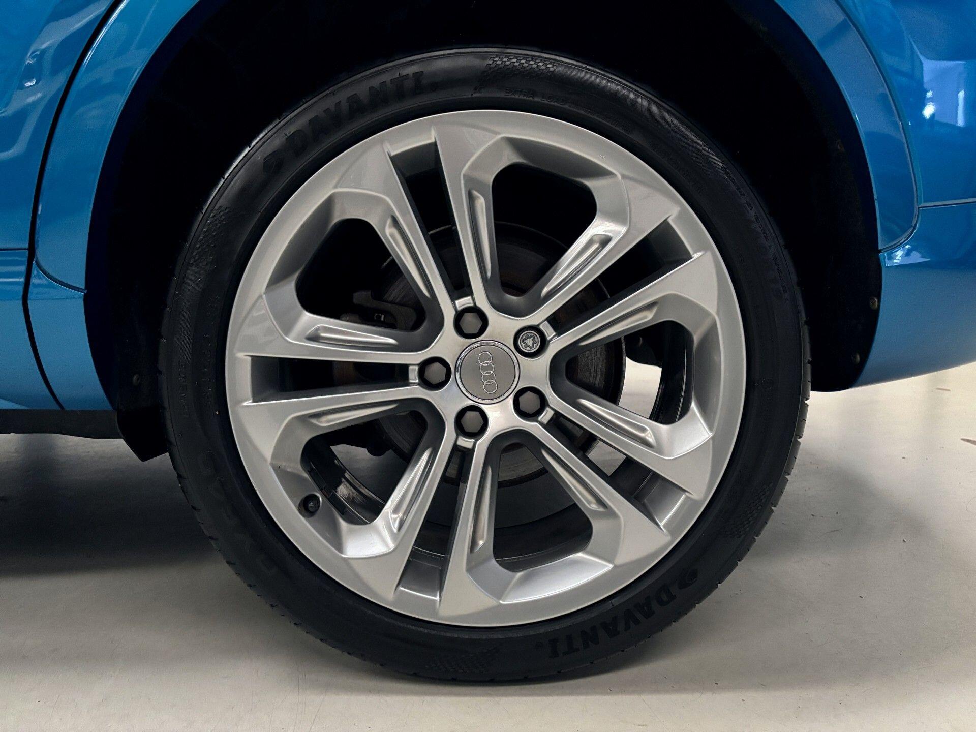 Audi Q3 view 37