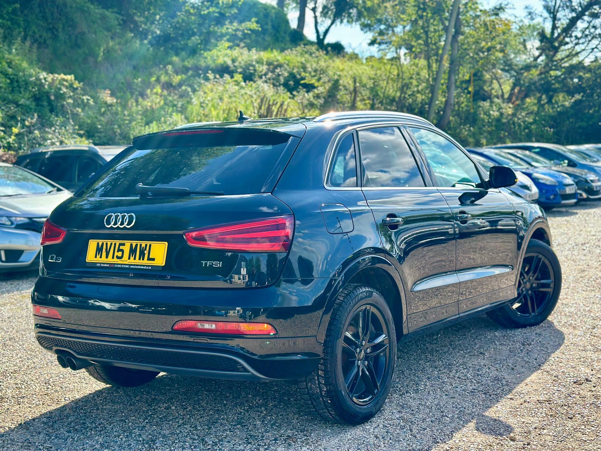 Audi Q3 view 17
