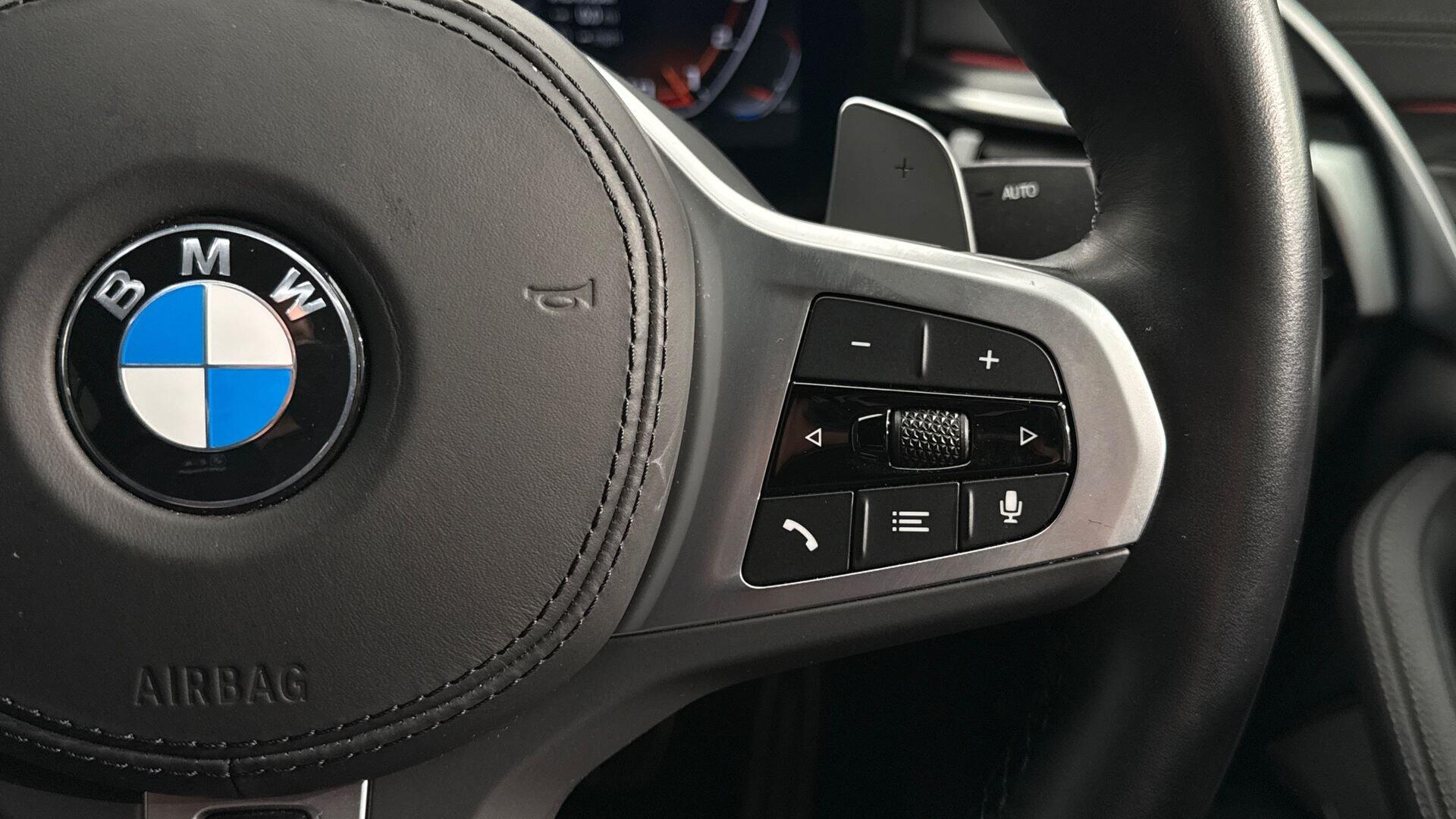 BMW 5 Series view 18