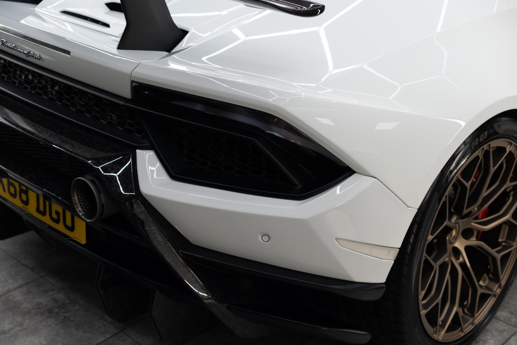 Lamborghini Huracan view 17
