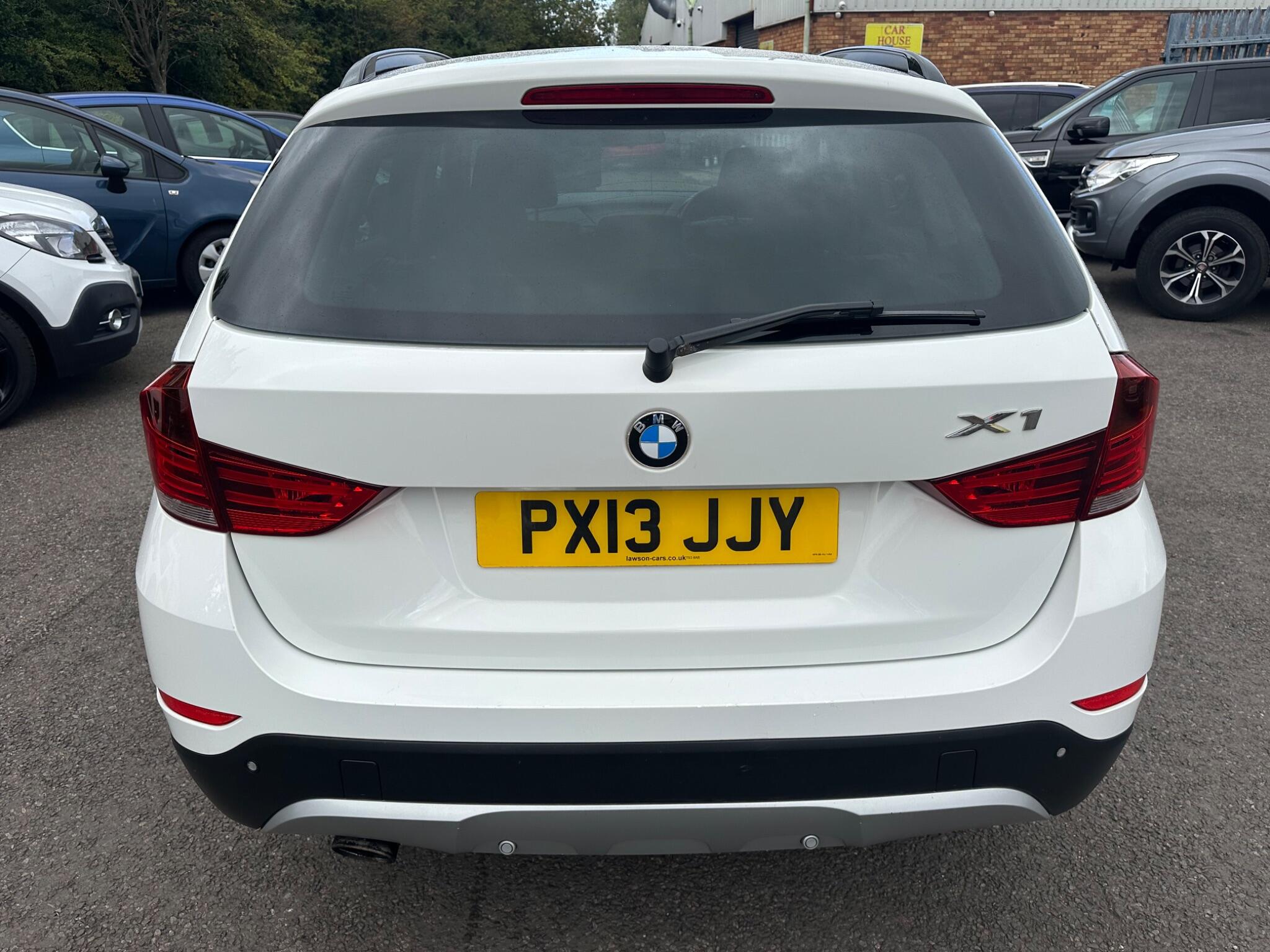 BMW X1 view 9