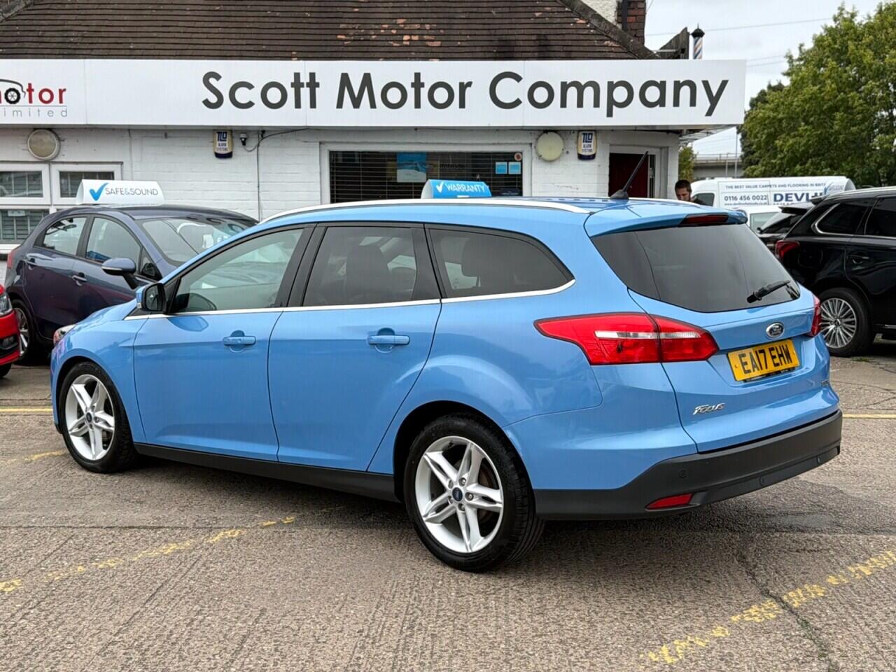 Ford Focus view 2