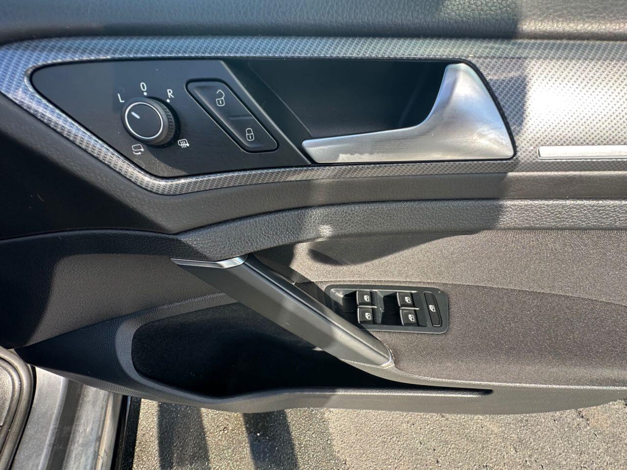 Volkswagen Golf view 38