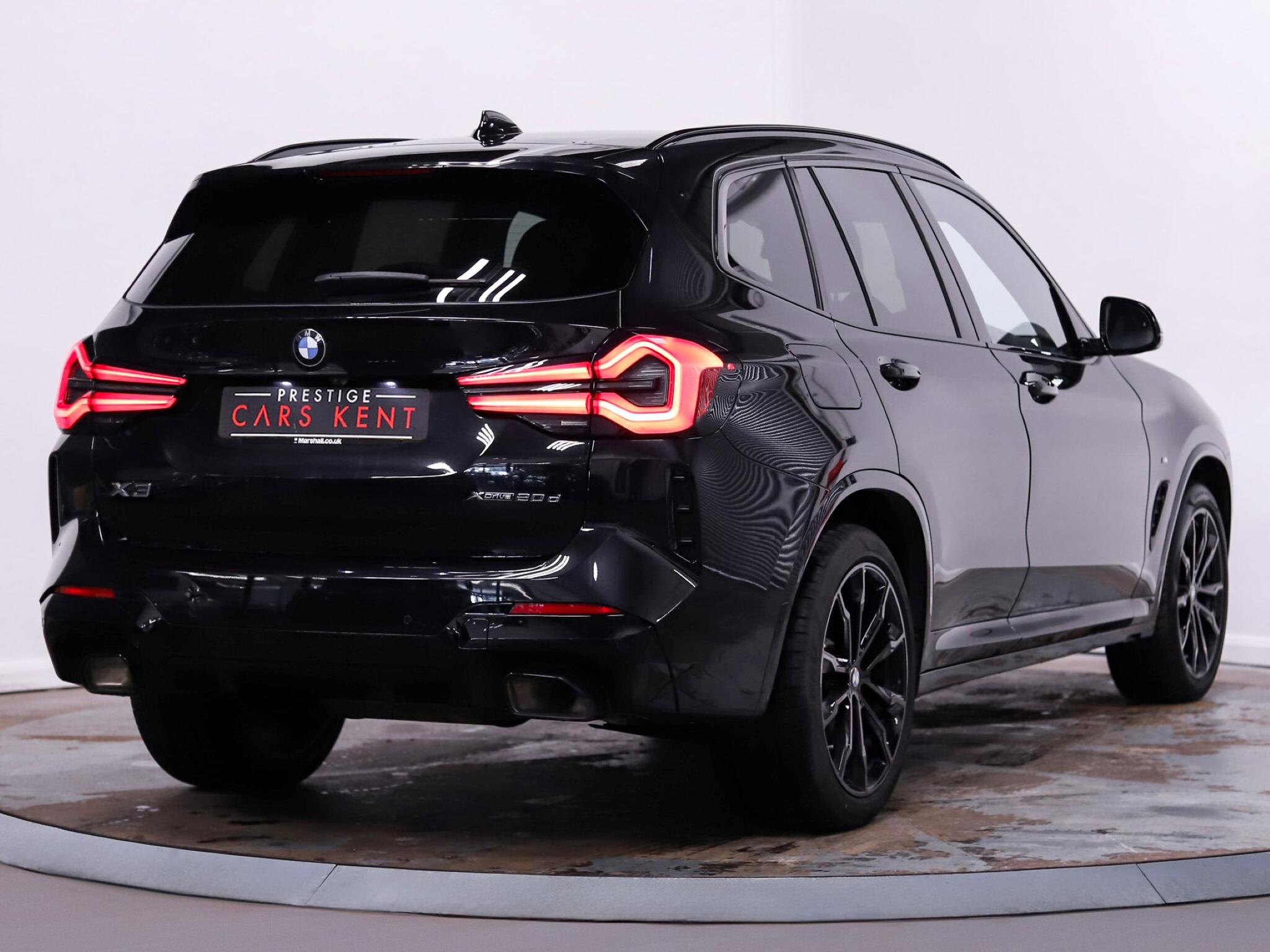 BMW X3 view 9