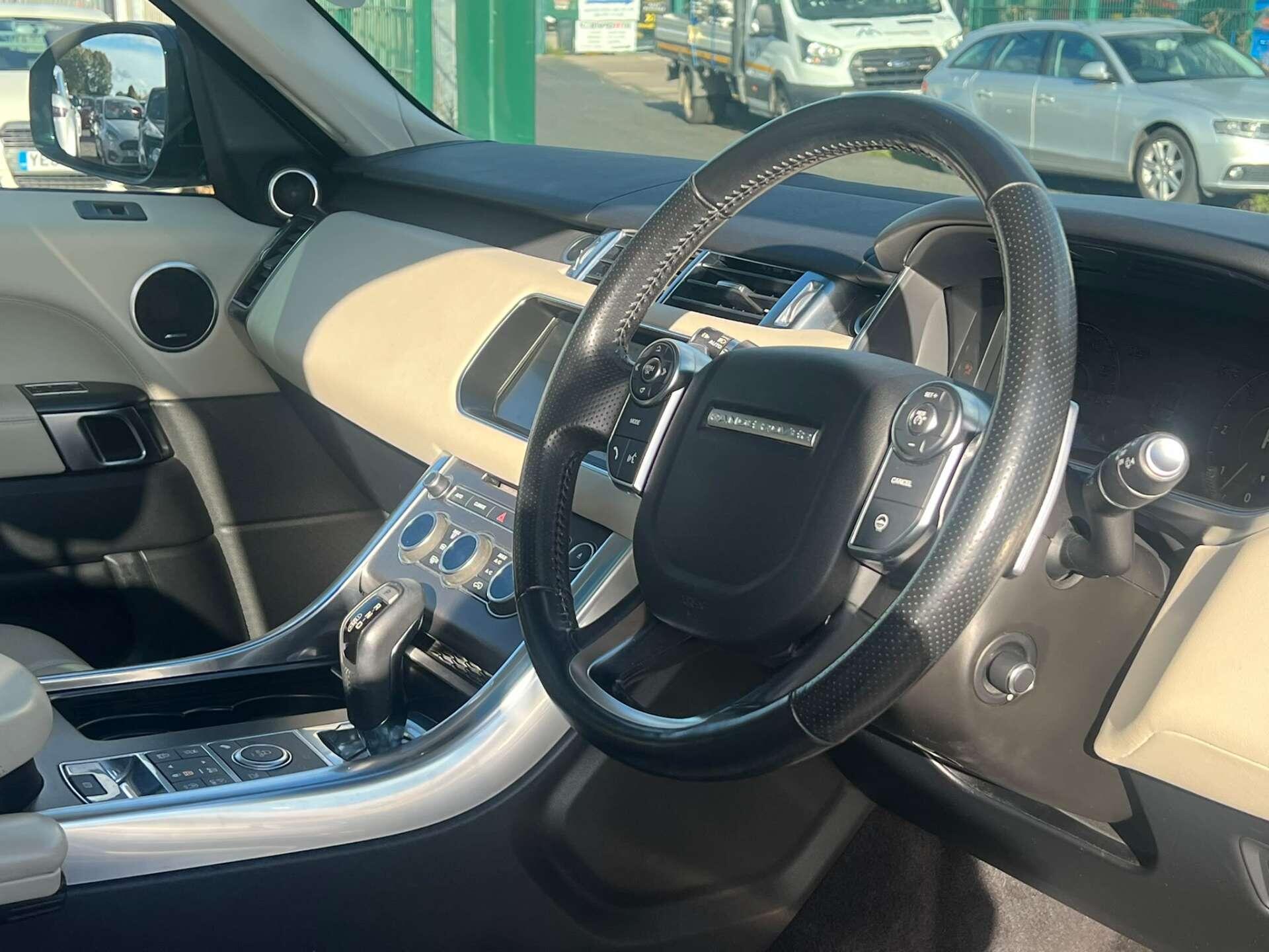 Land Rover Range Rover Sport view 10