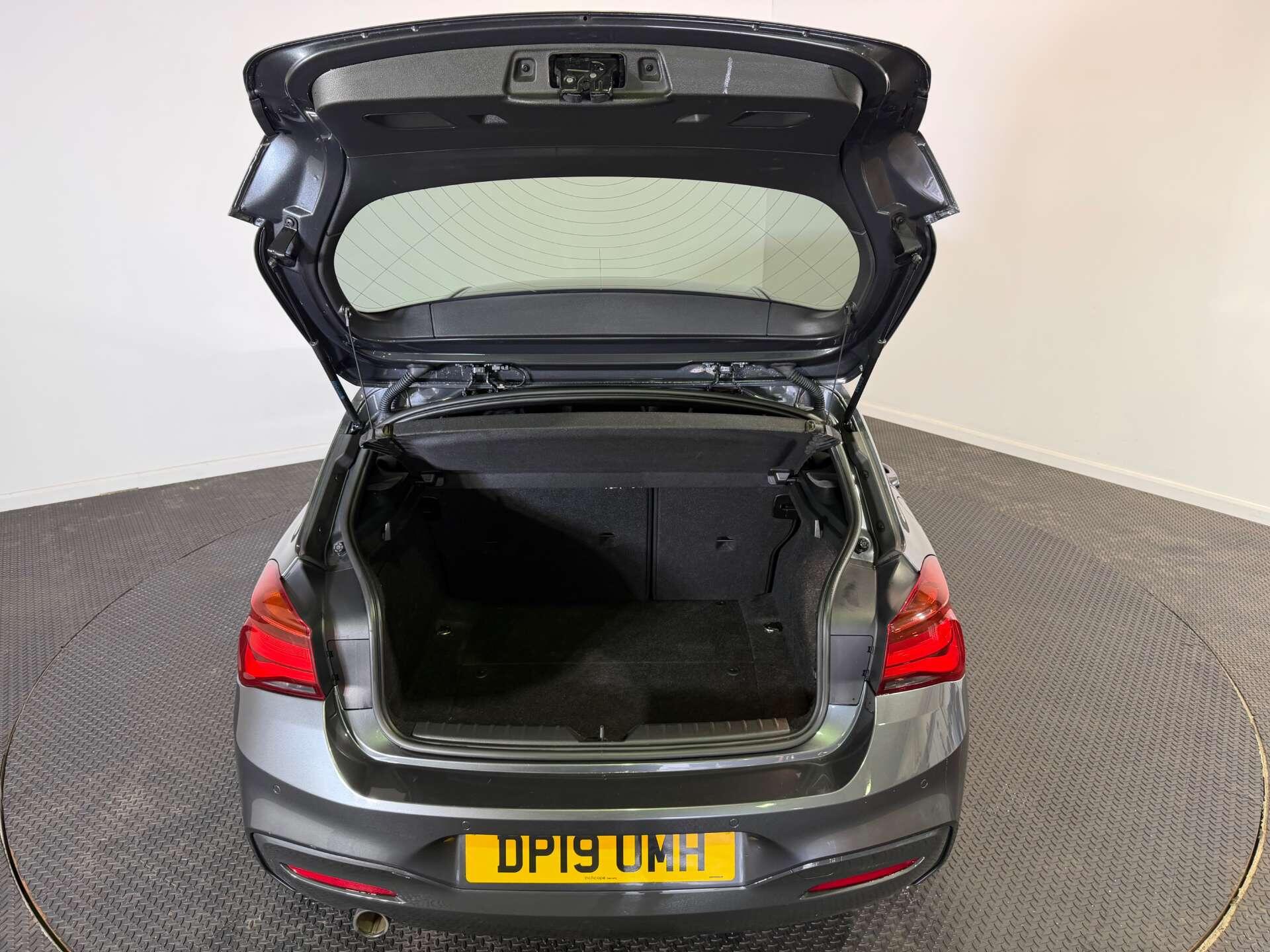 BMW 1 Series view 10