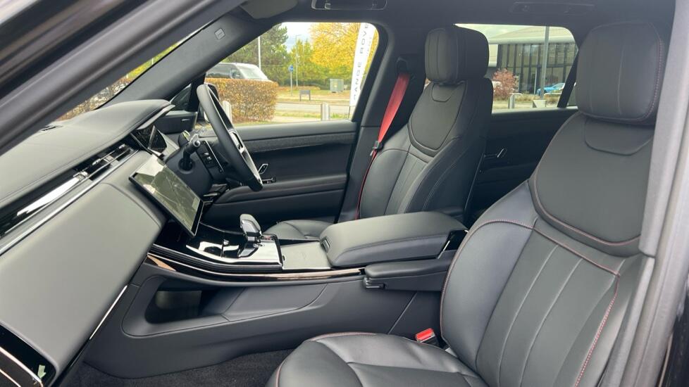 Land Rover Range Rover Sport view 3