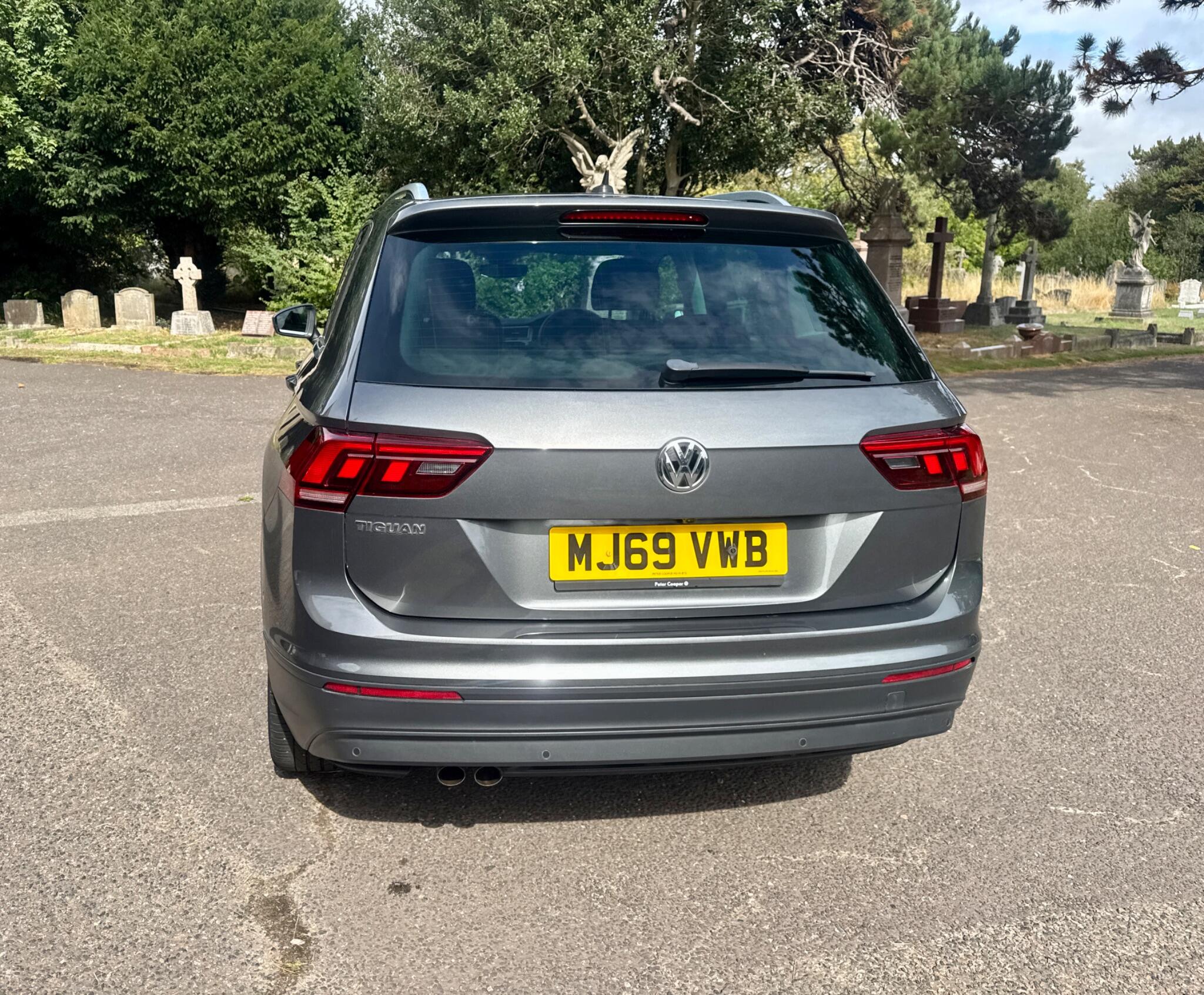 Volkswagen Tiguan view 16
