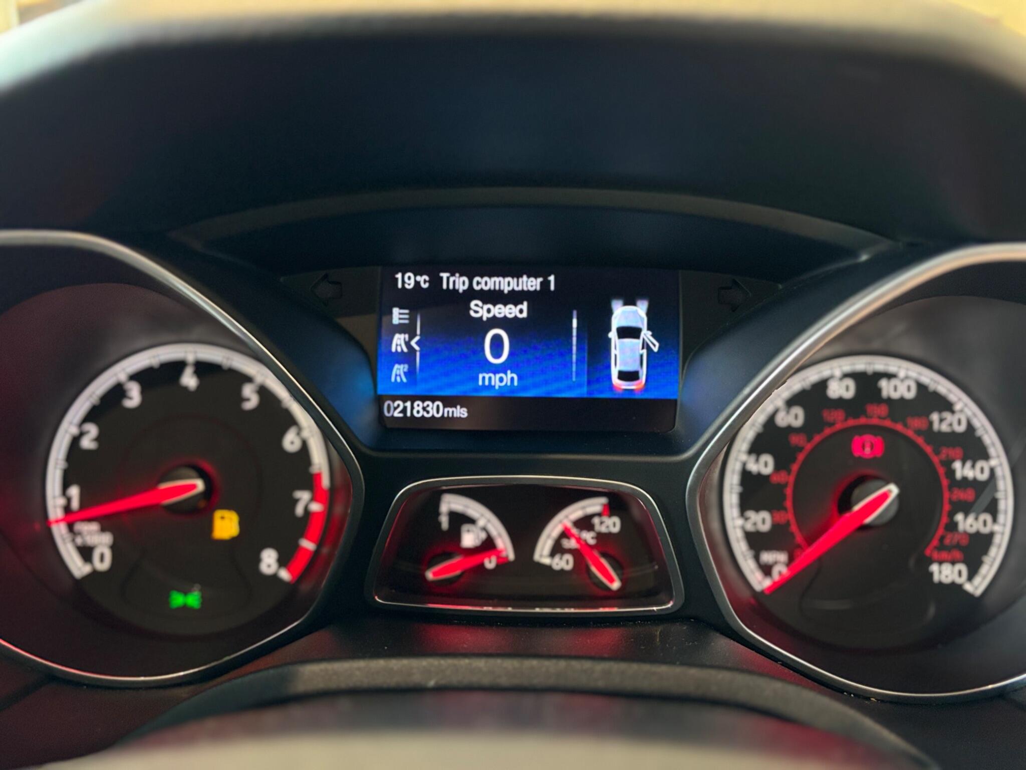 Ford Focus view 28