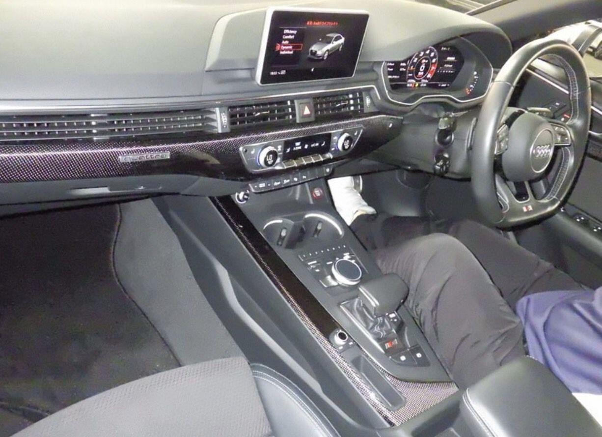 Audi S4 view 5
