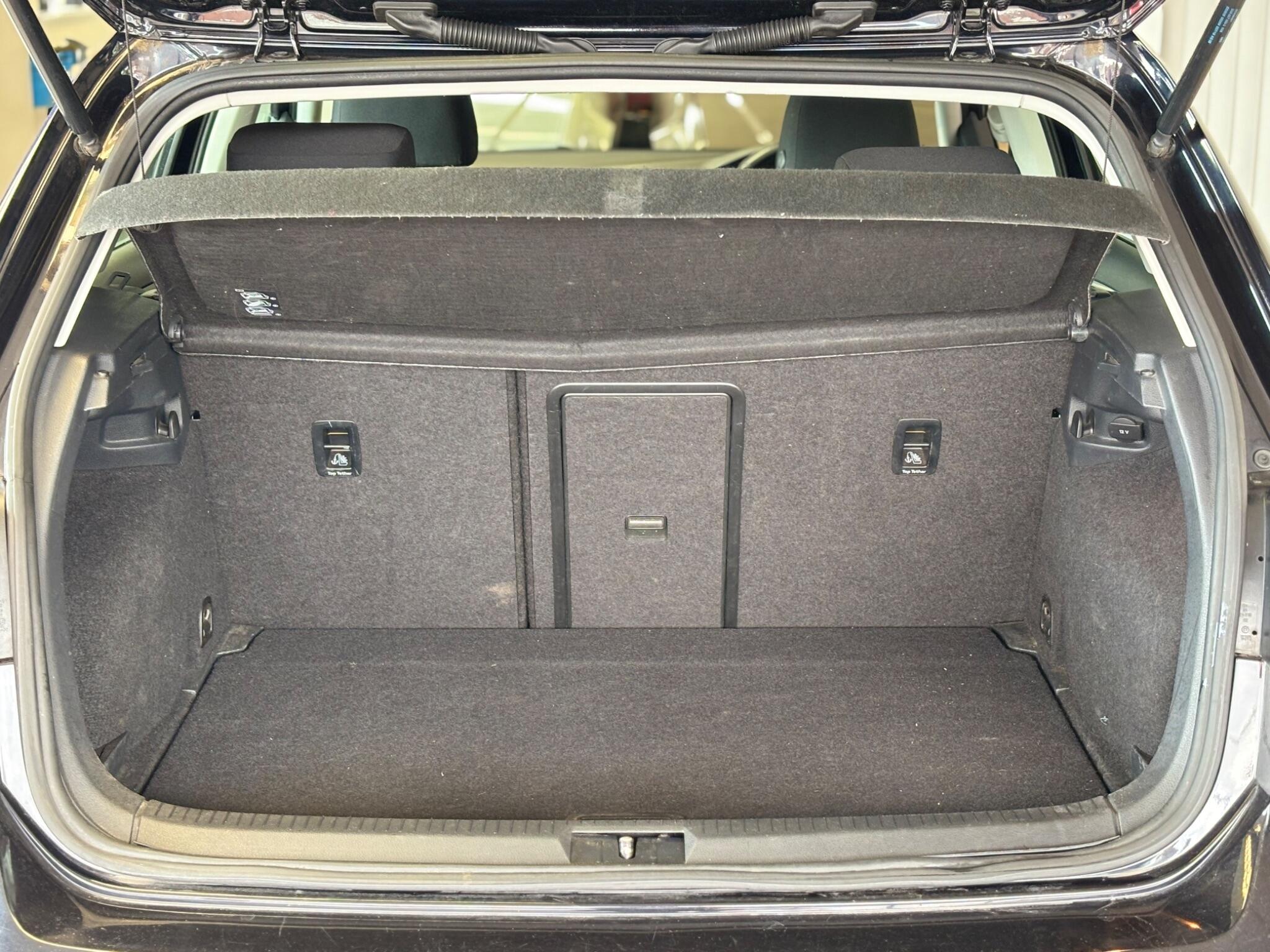 Volkswagen Golf view 26