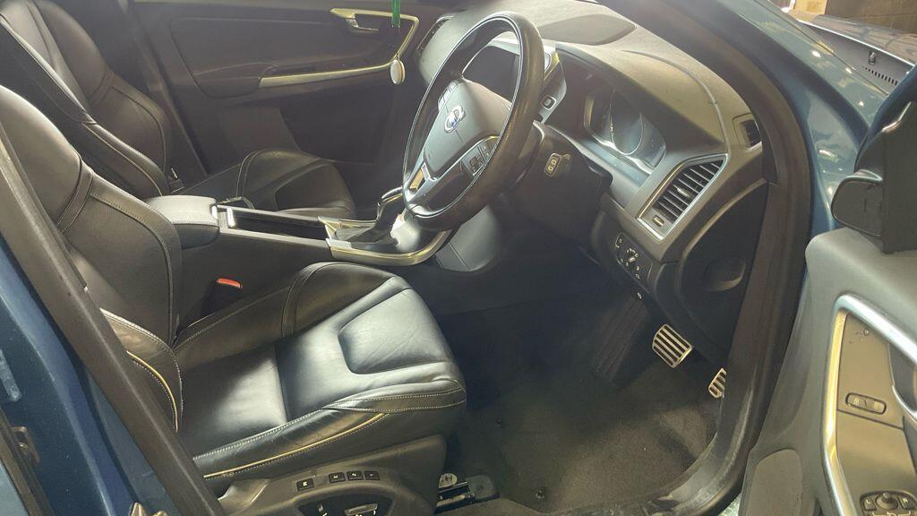 Volvo XC60 view 9