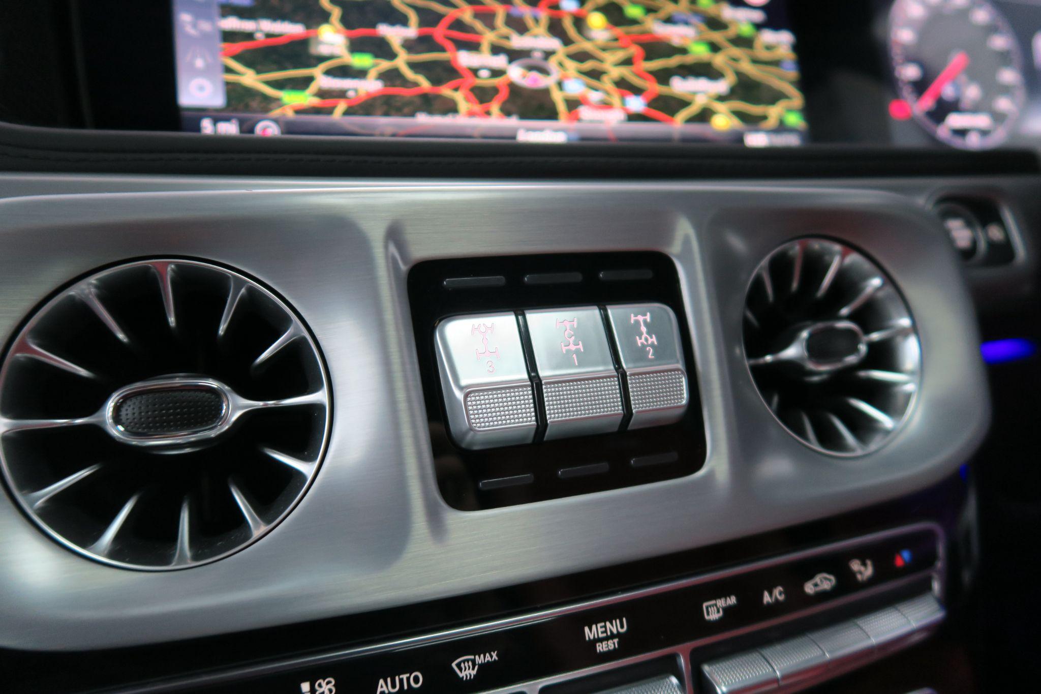 Mercedes-Benz G-Class view 18