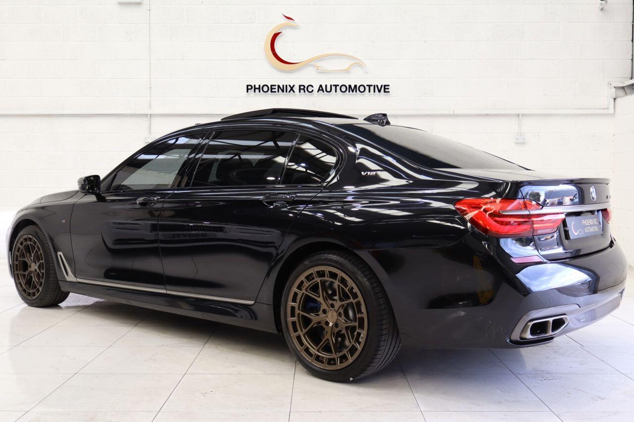BMW 7 Series view 5