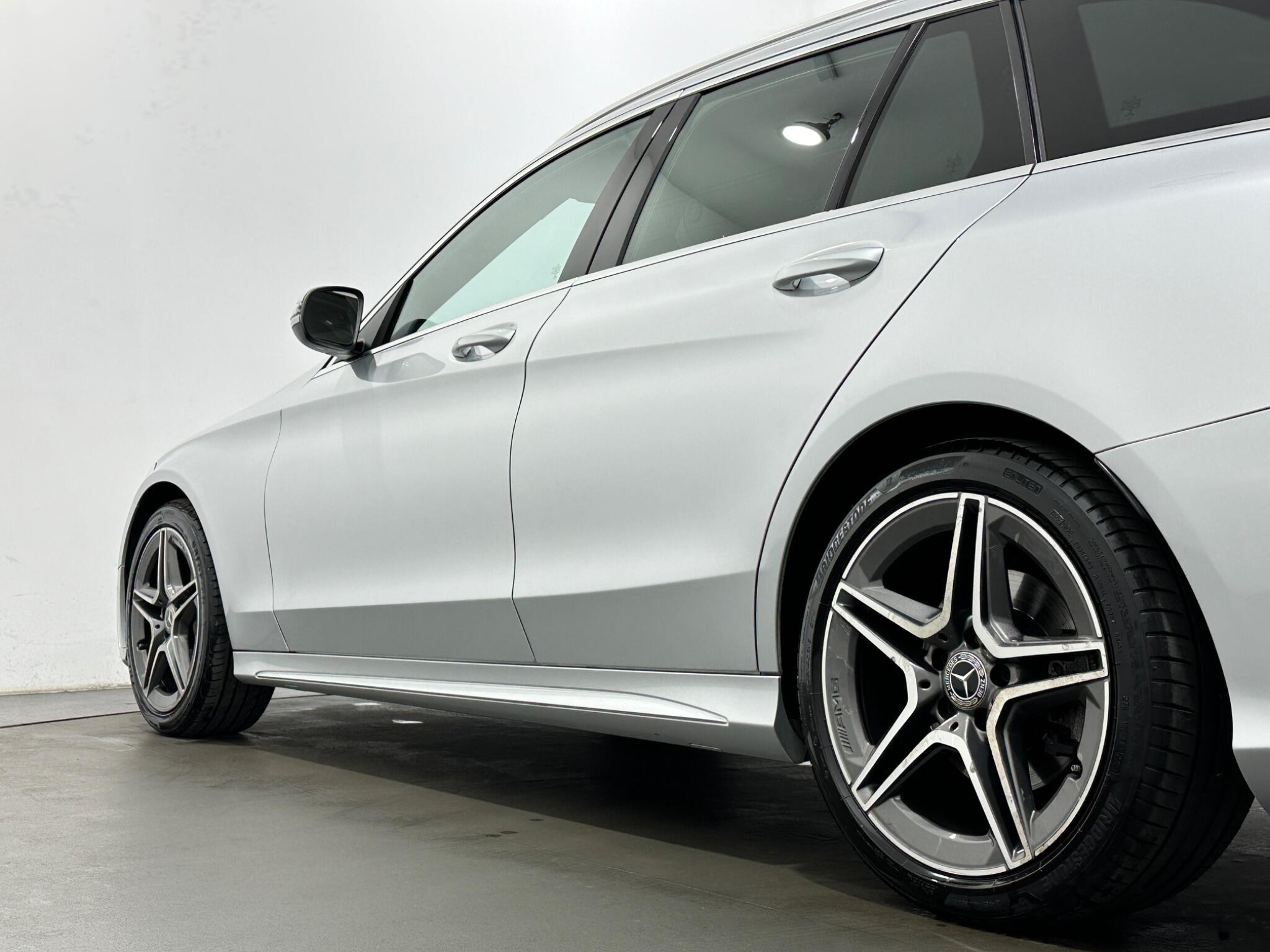 Mercedes-Benz C-Class view 51