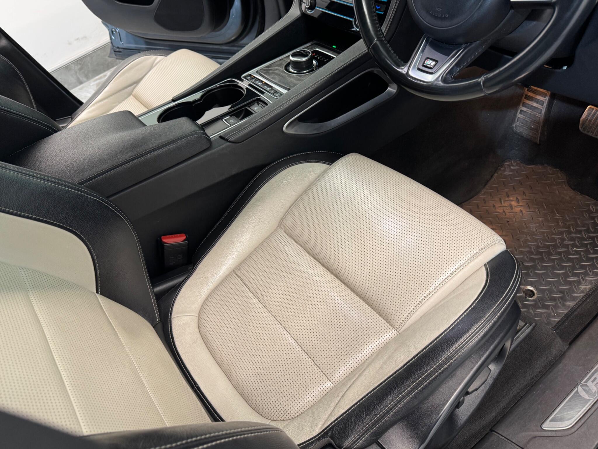 Jaguar F-Pace view 36