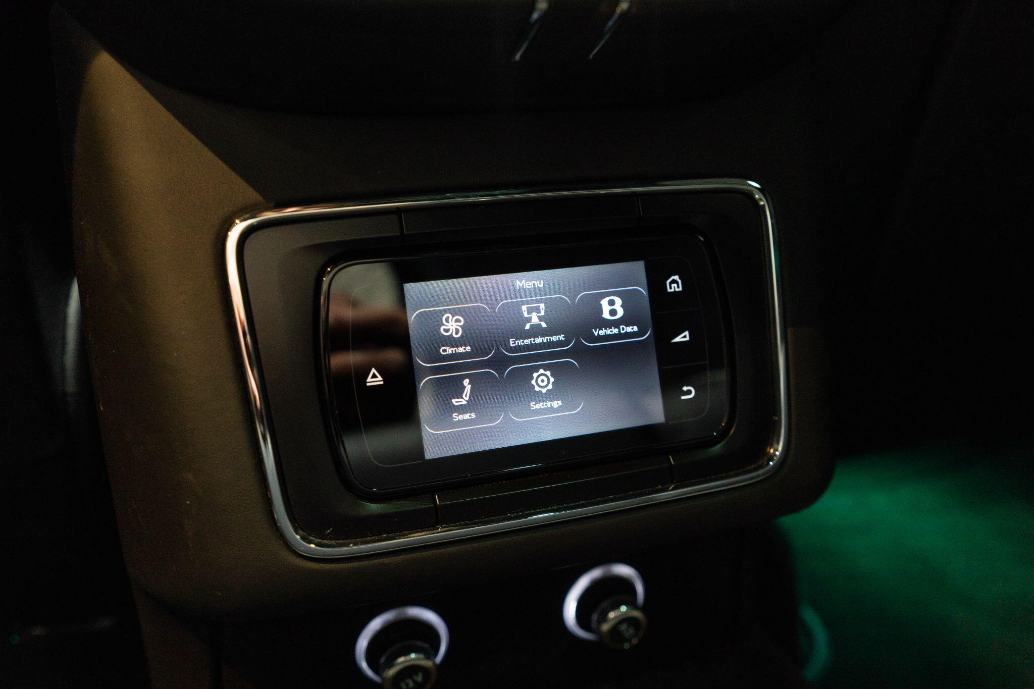 Bentley Bentayga view 23