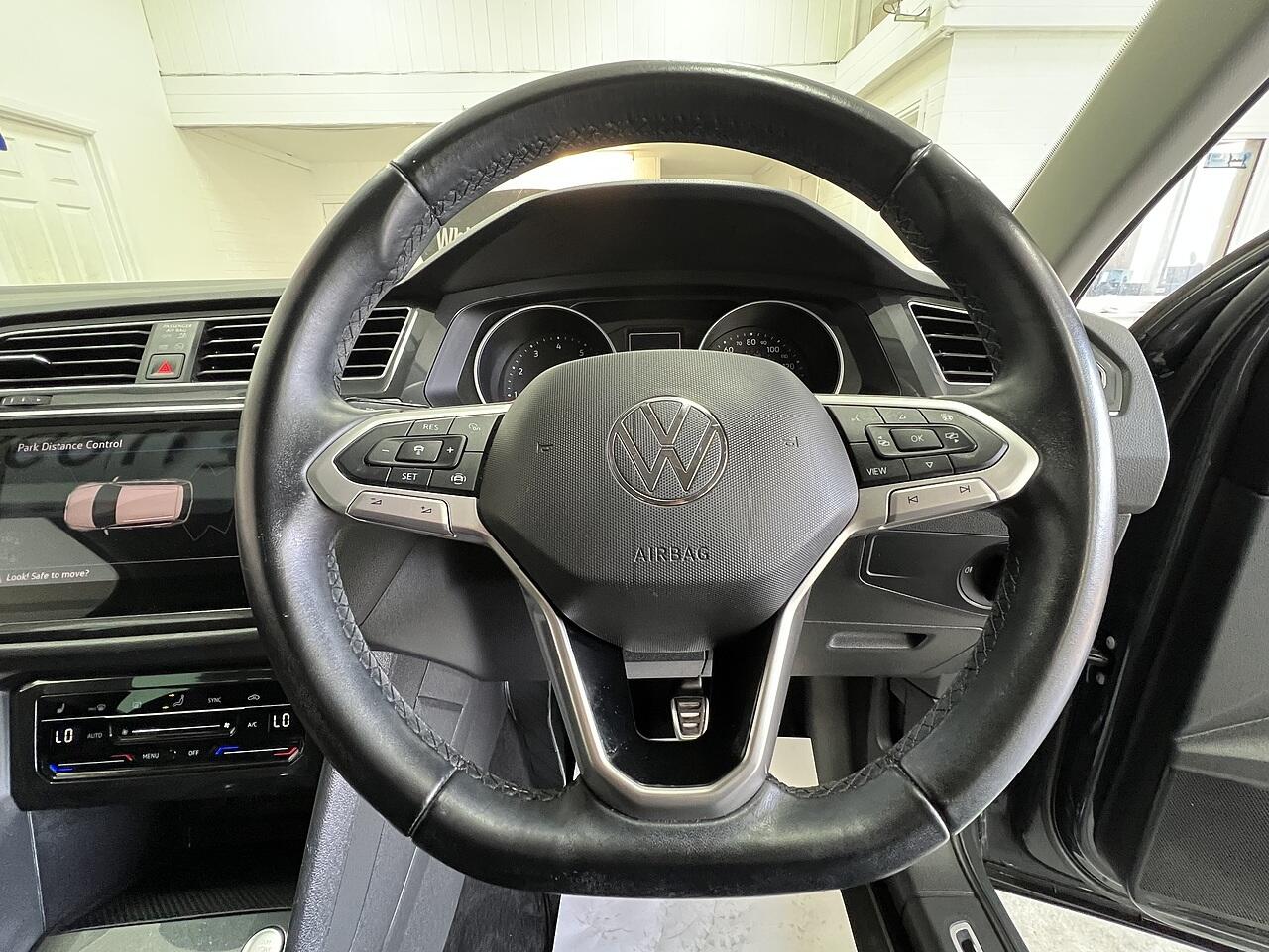 Volkswagen Tiguan view 9