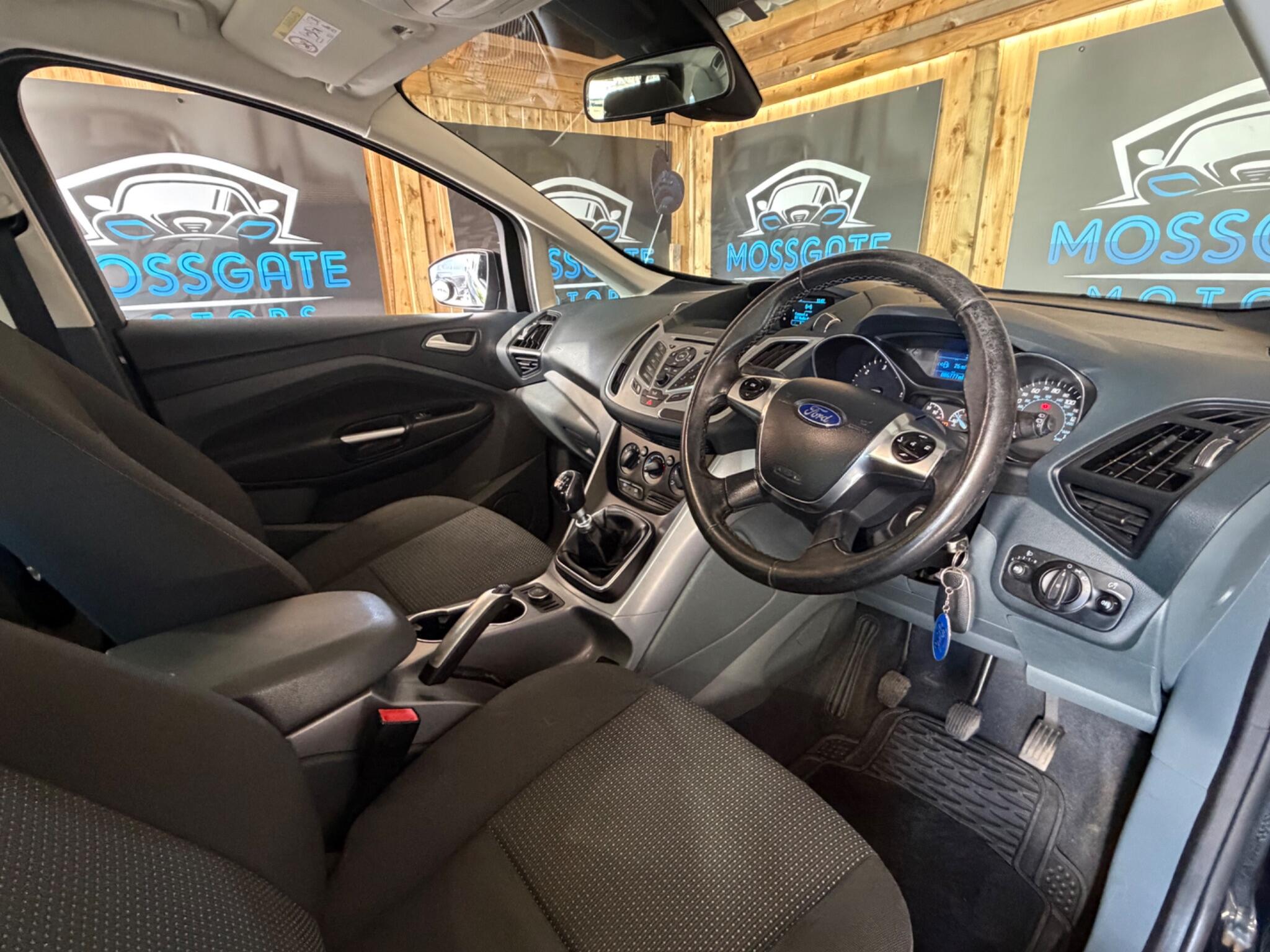 Ford Grand C-Max view 14