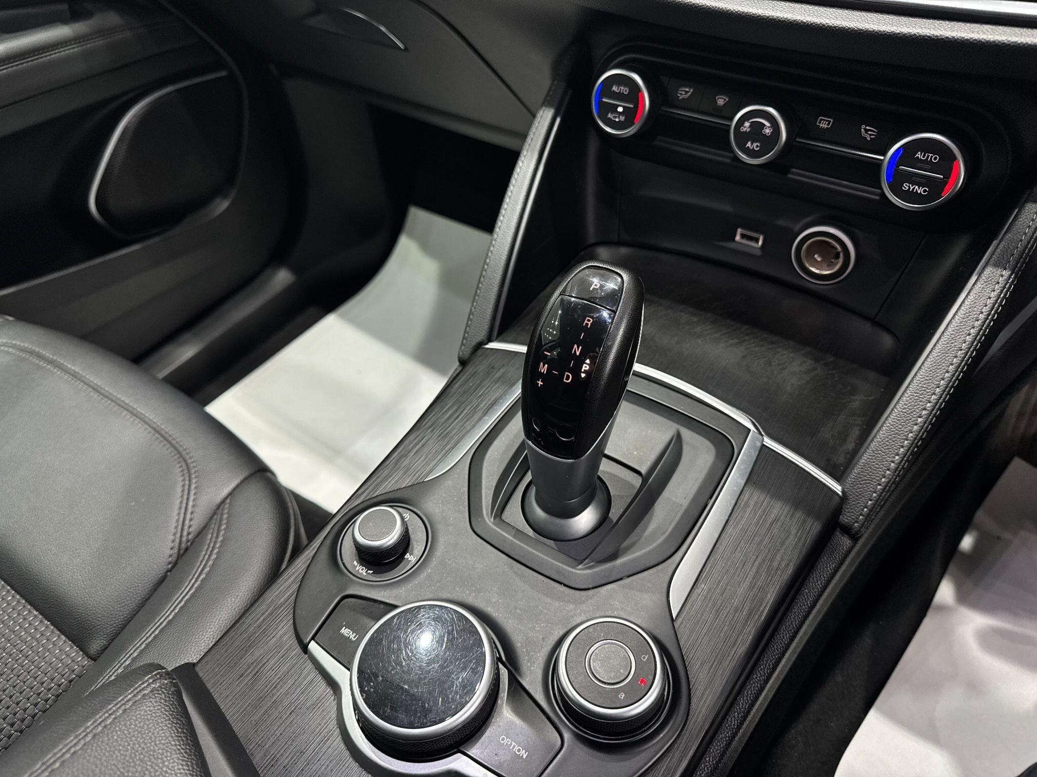 Alfa Romeo Stelvio view 34