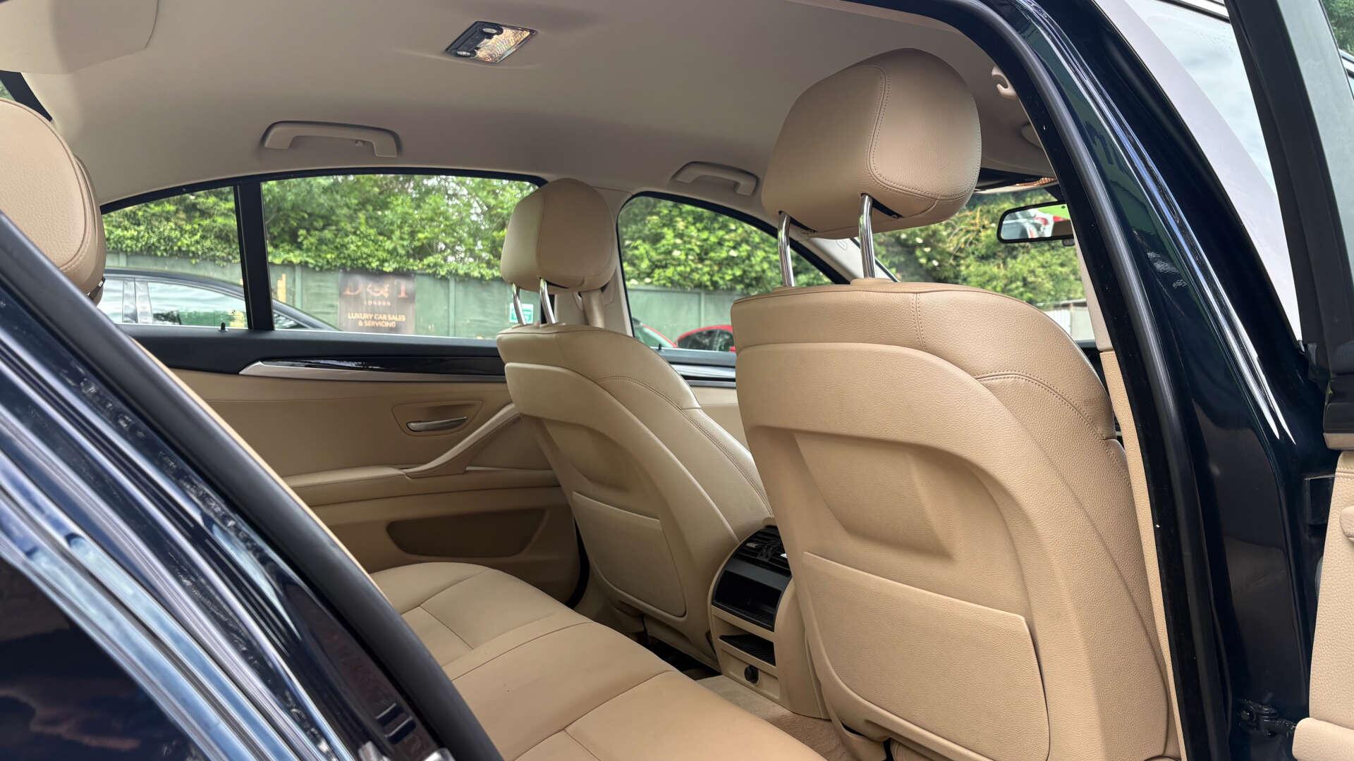 BMW 5 Series view 9