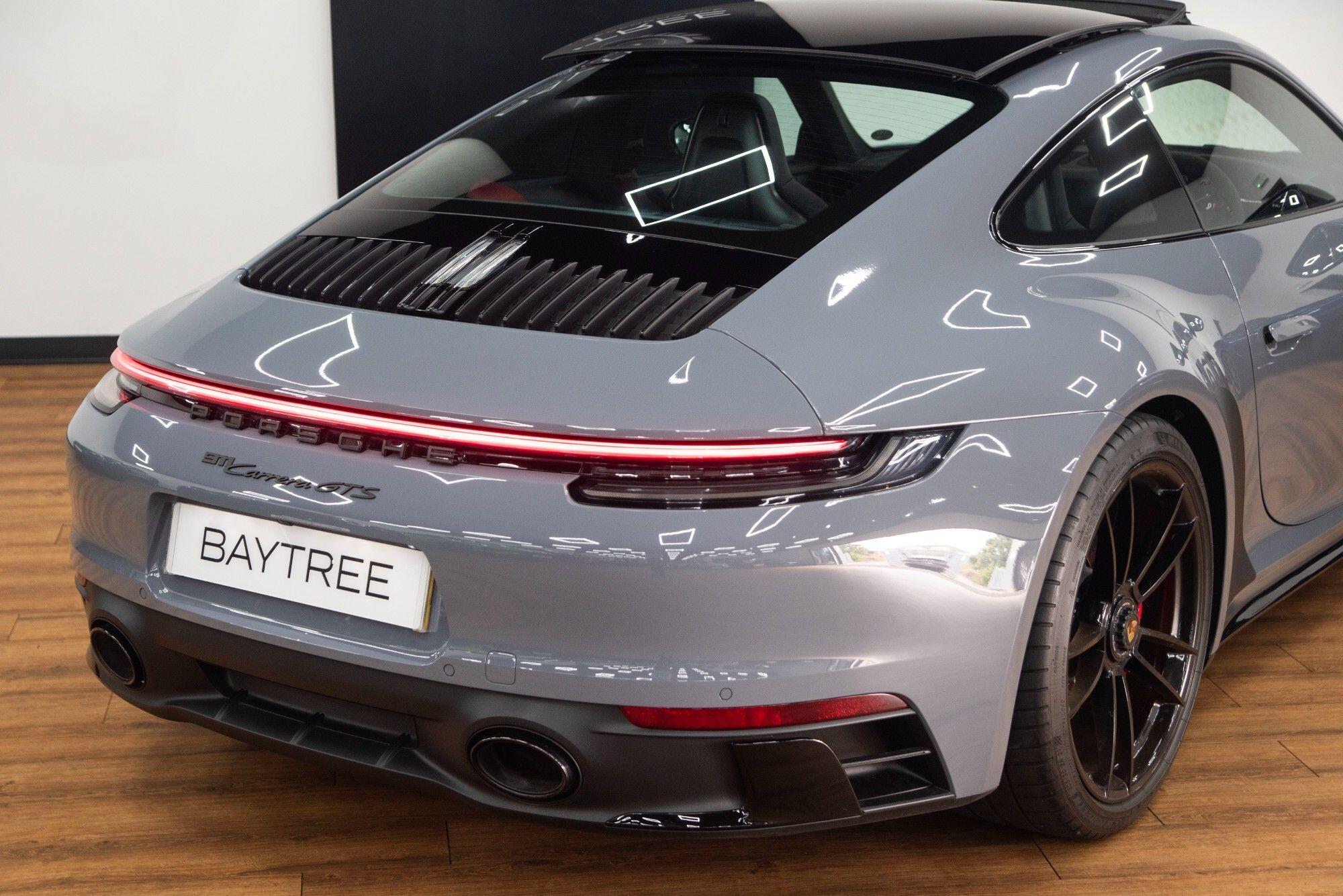 Porsche 911 view 23