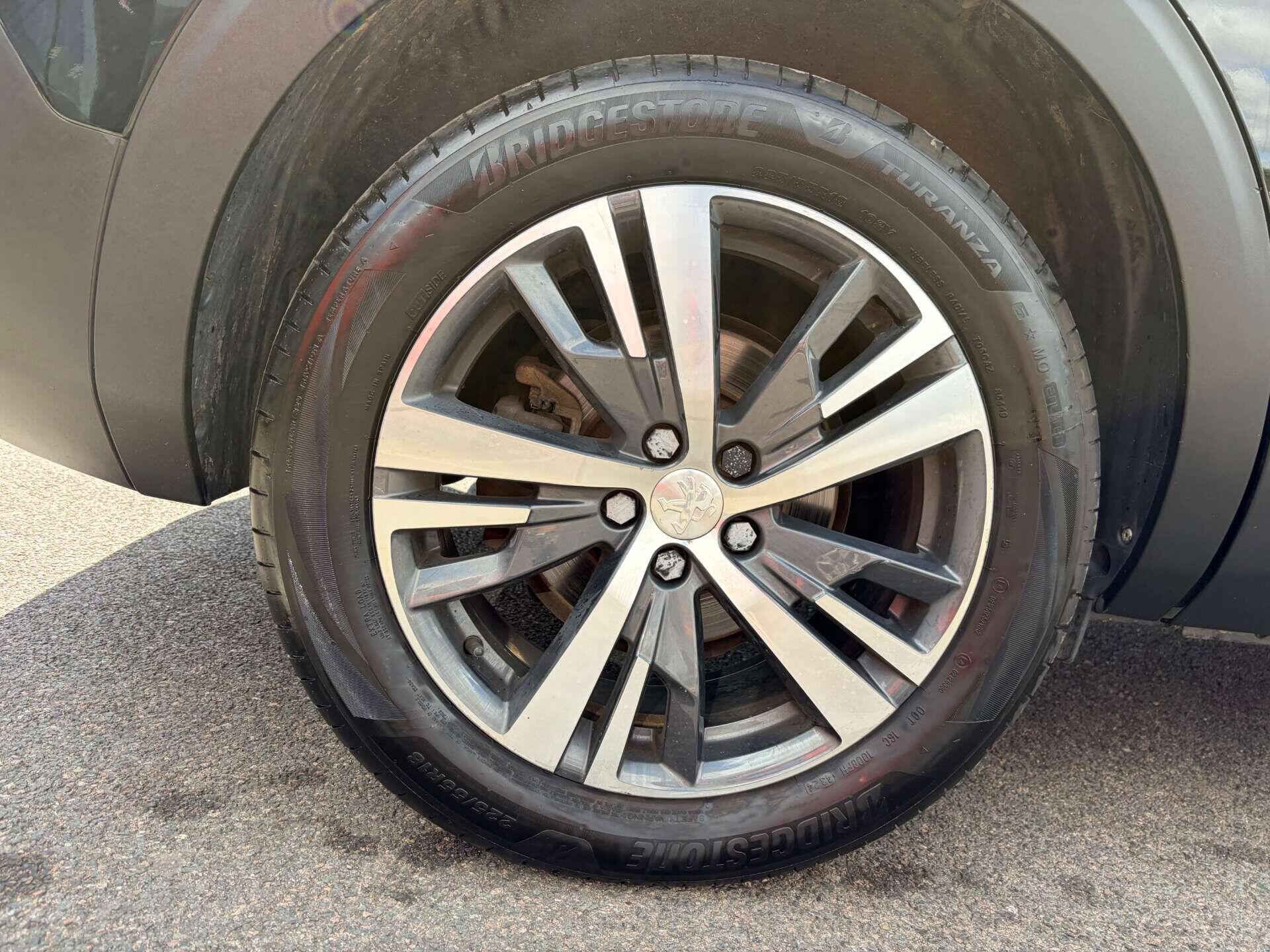 Peugeot 5008 view 12