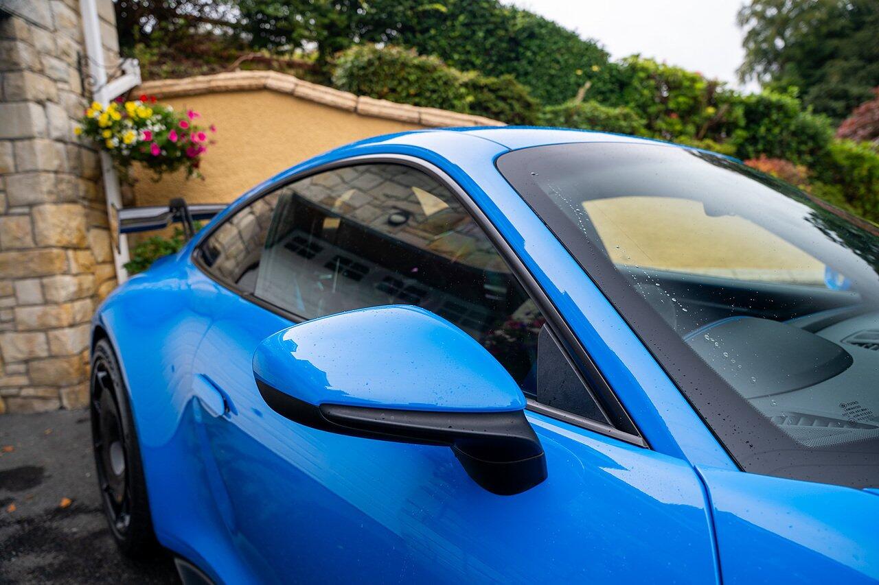 Porsche 911 view 38