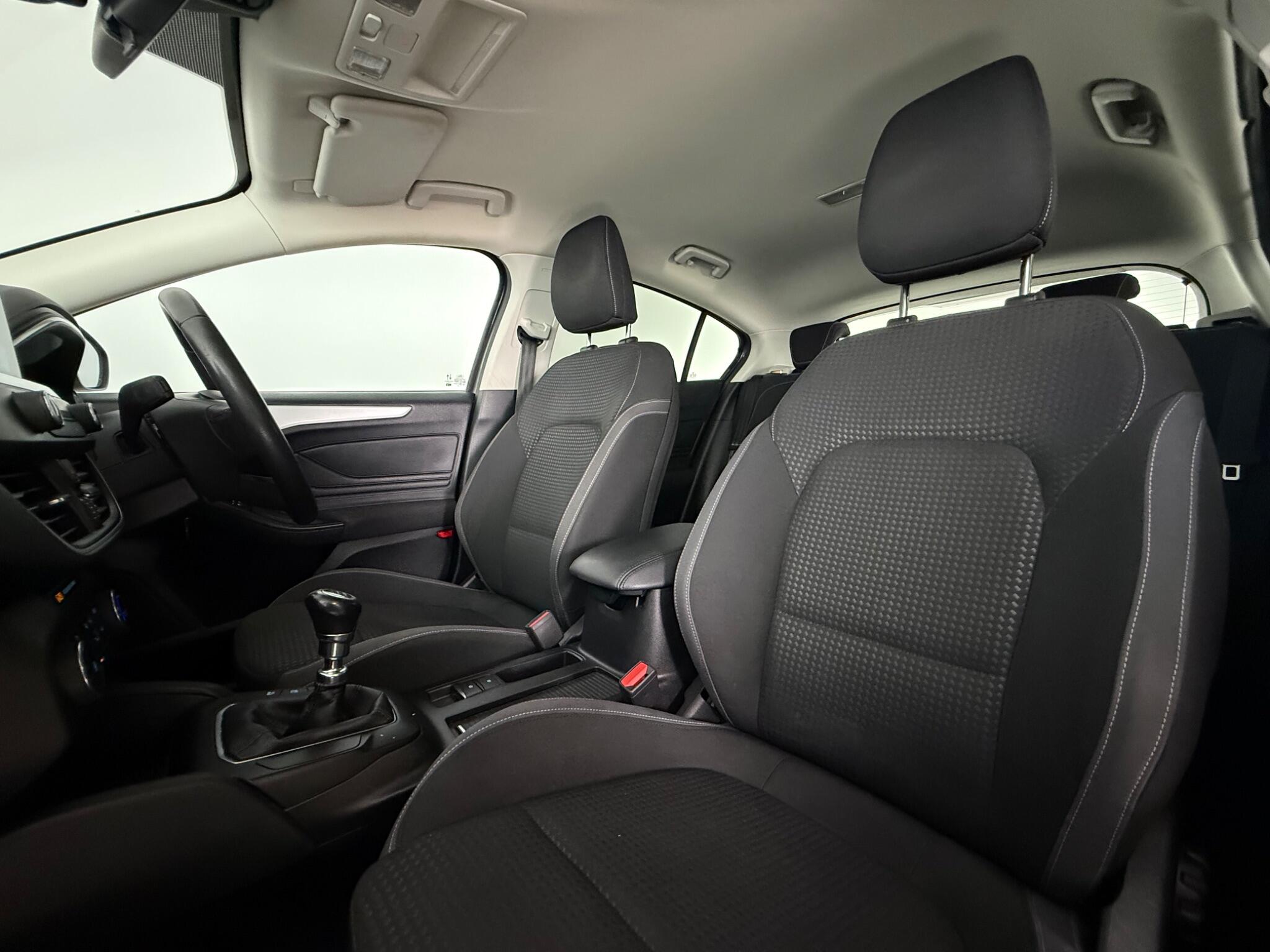 Ford Focus view 29