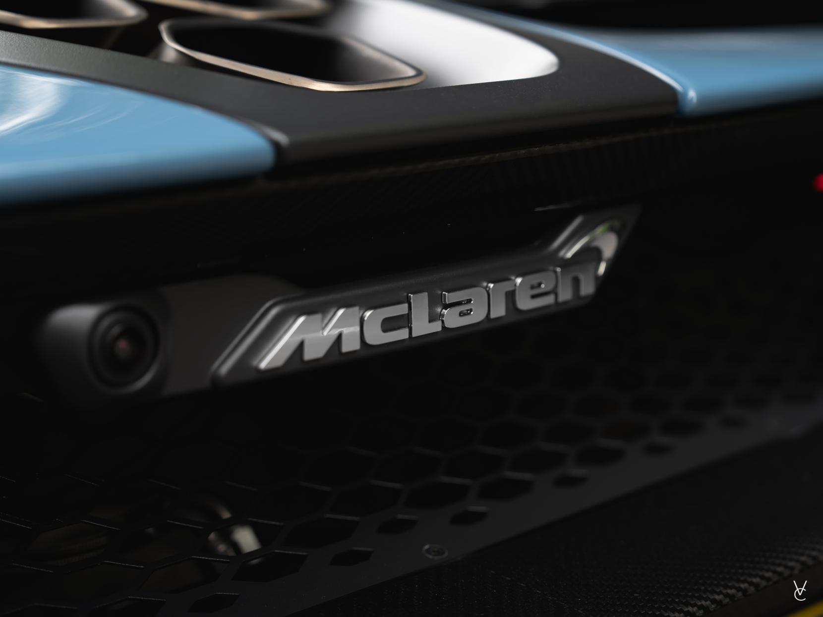 McLaren Senna view 90