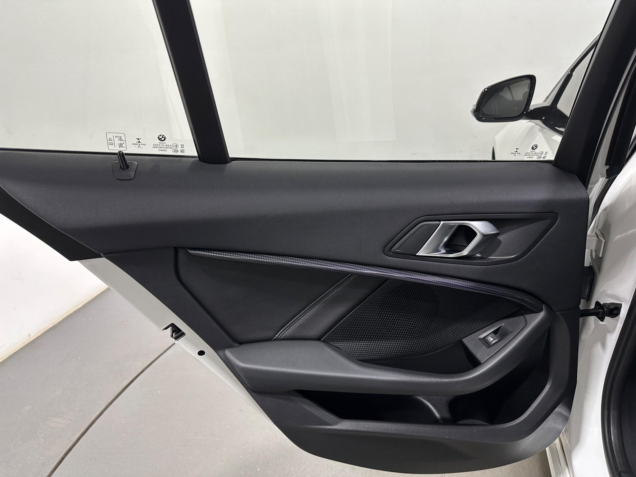 BMW 1 Series view 41