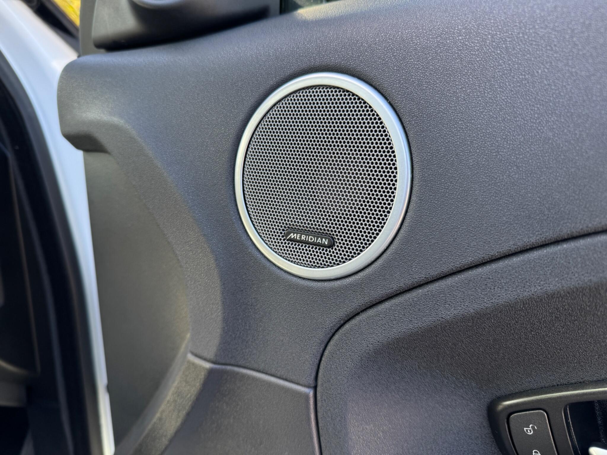 Land Rover Range Rover Evoque view 29