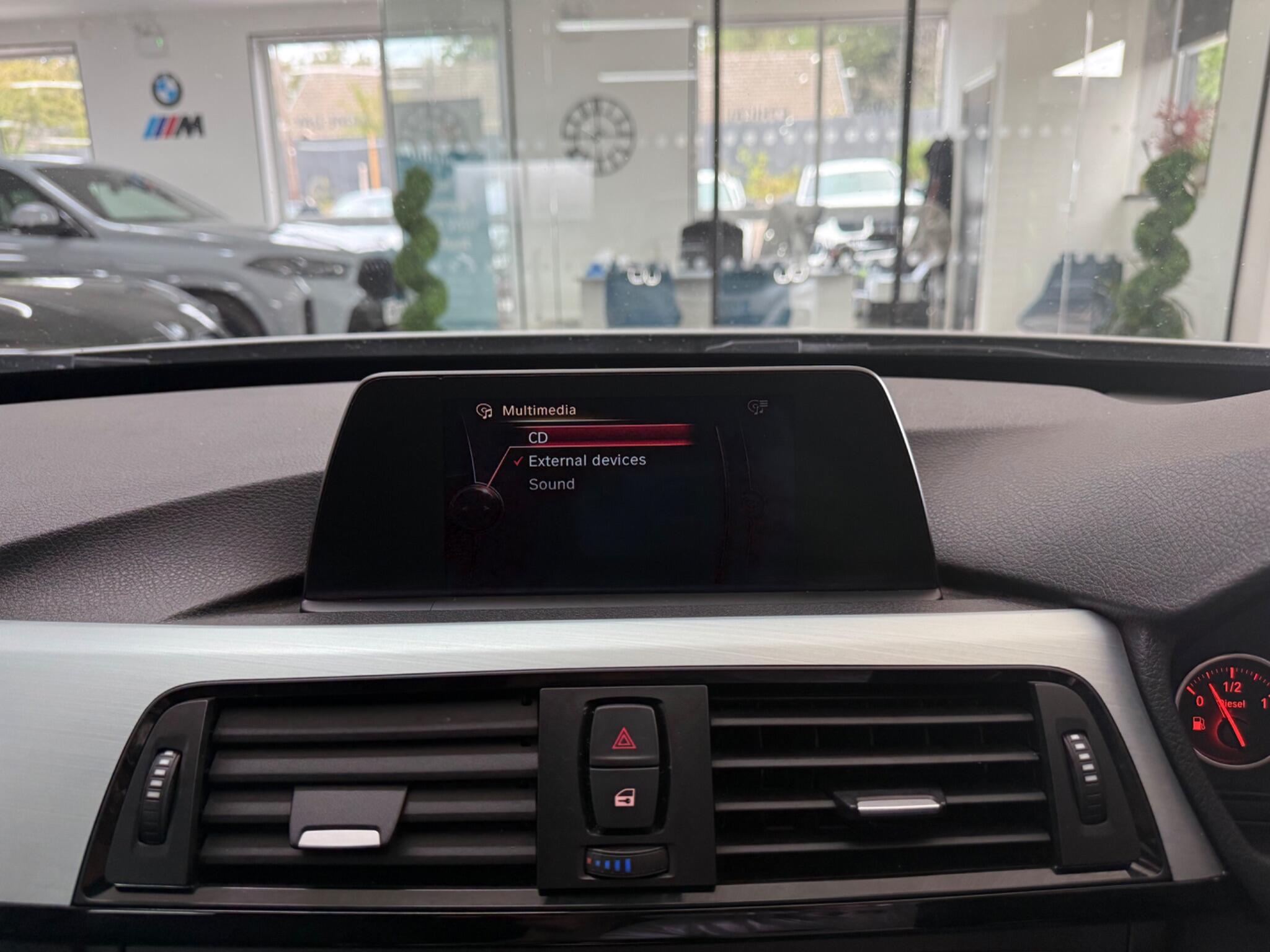 BMW 3 Series view 17