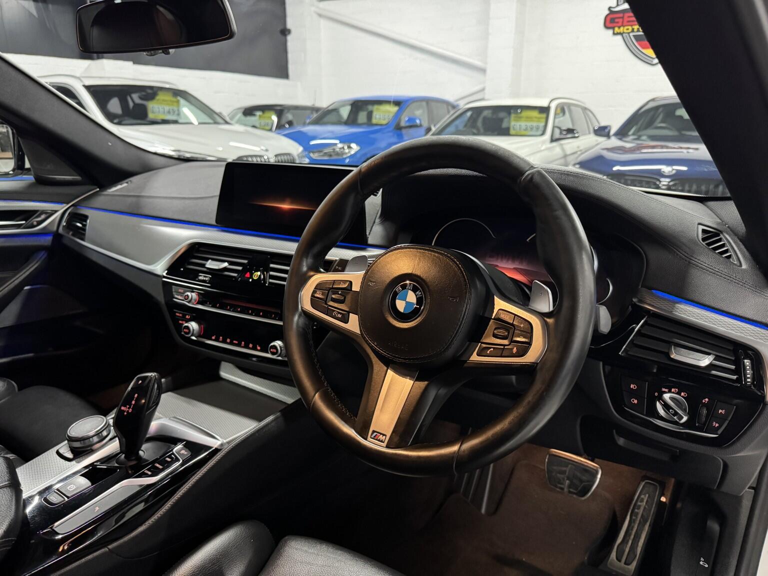 BMW 5 Series view 10