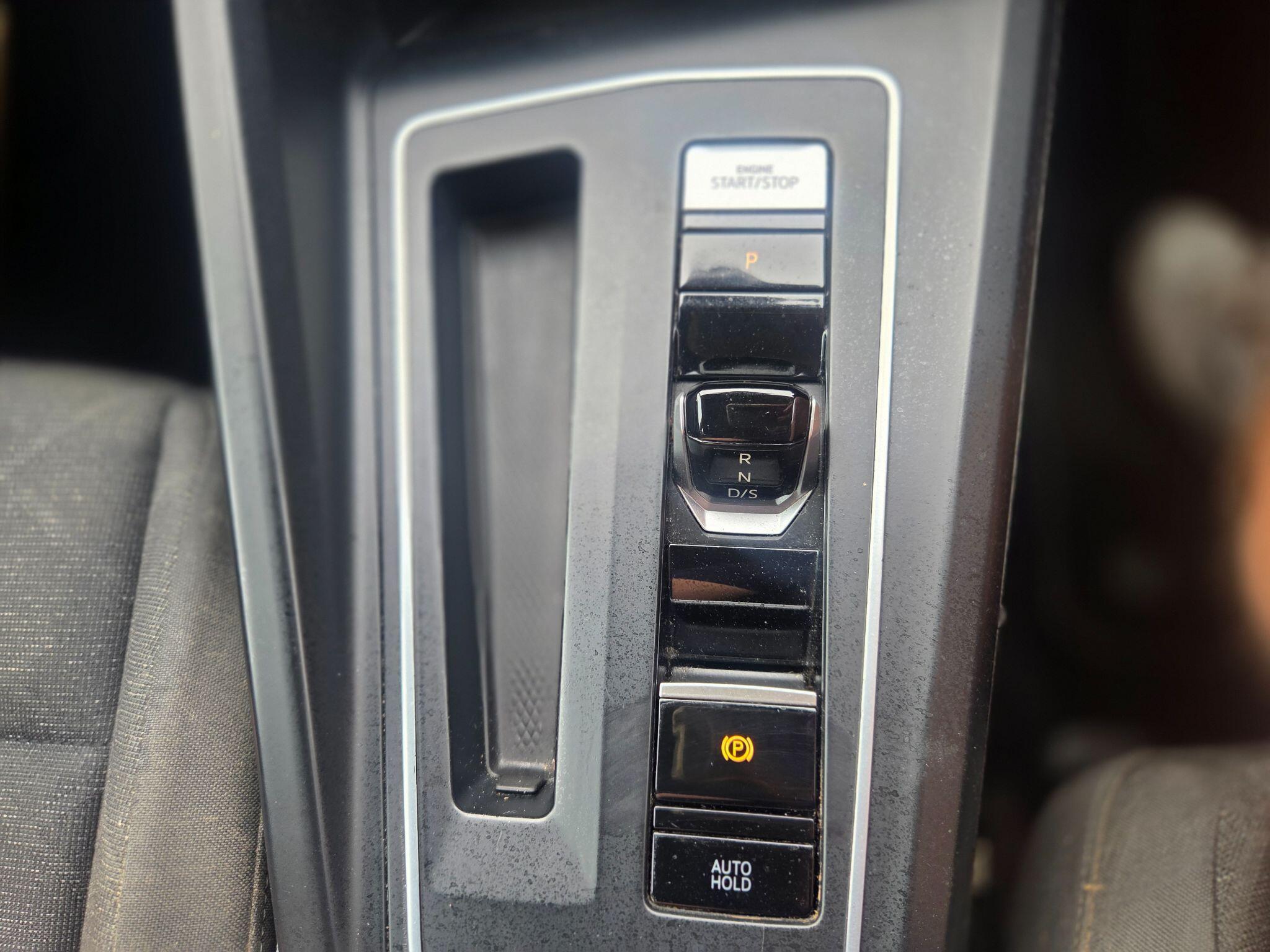 Volkswagen Golf view 5
