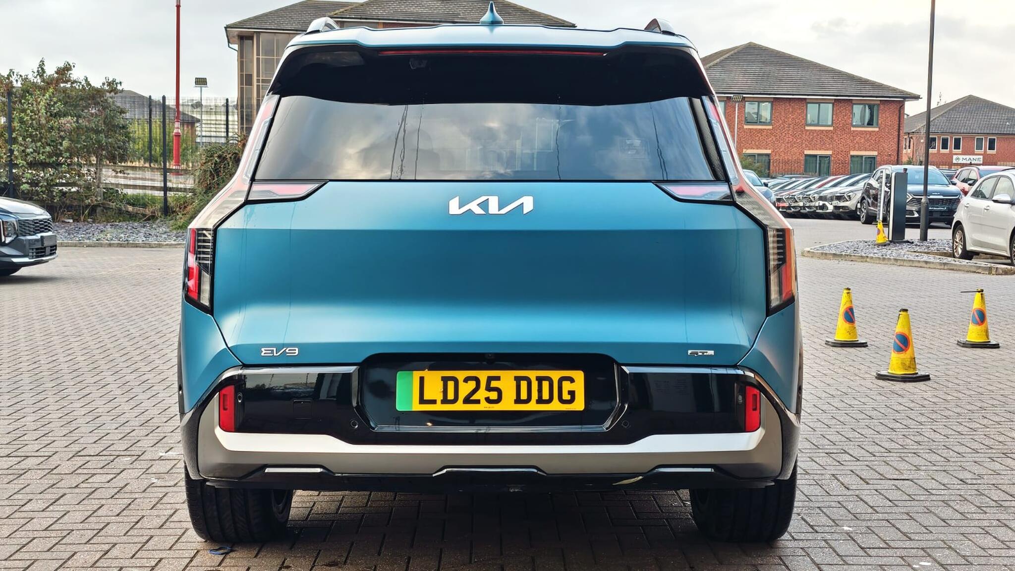 Kia Ev9 view 6