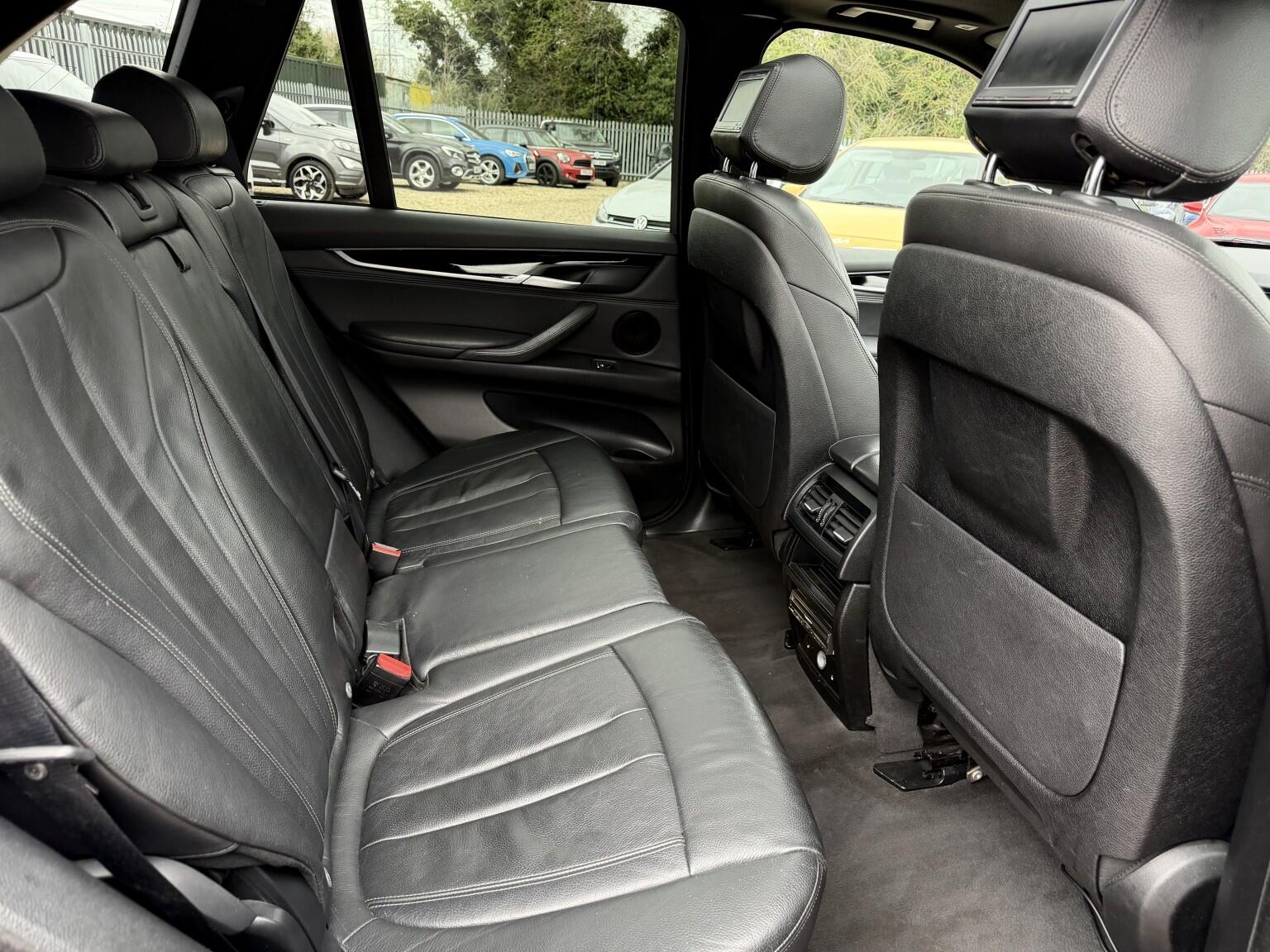 BMW X5 view 32