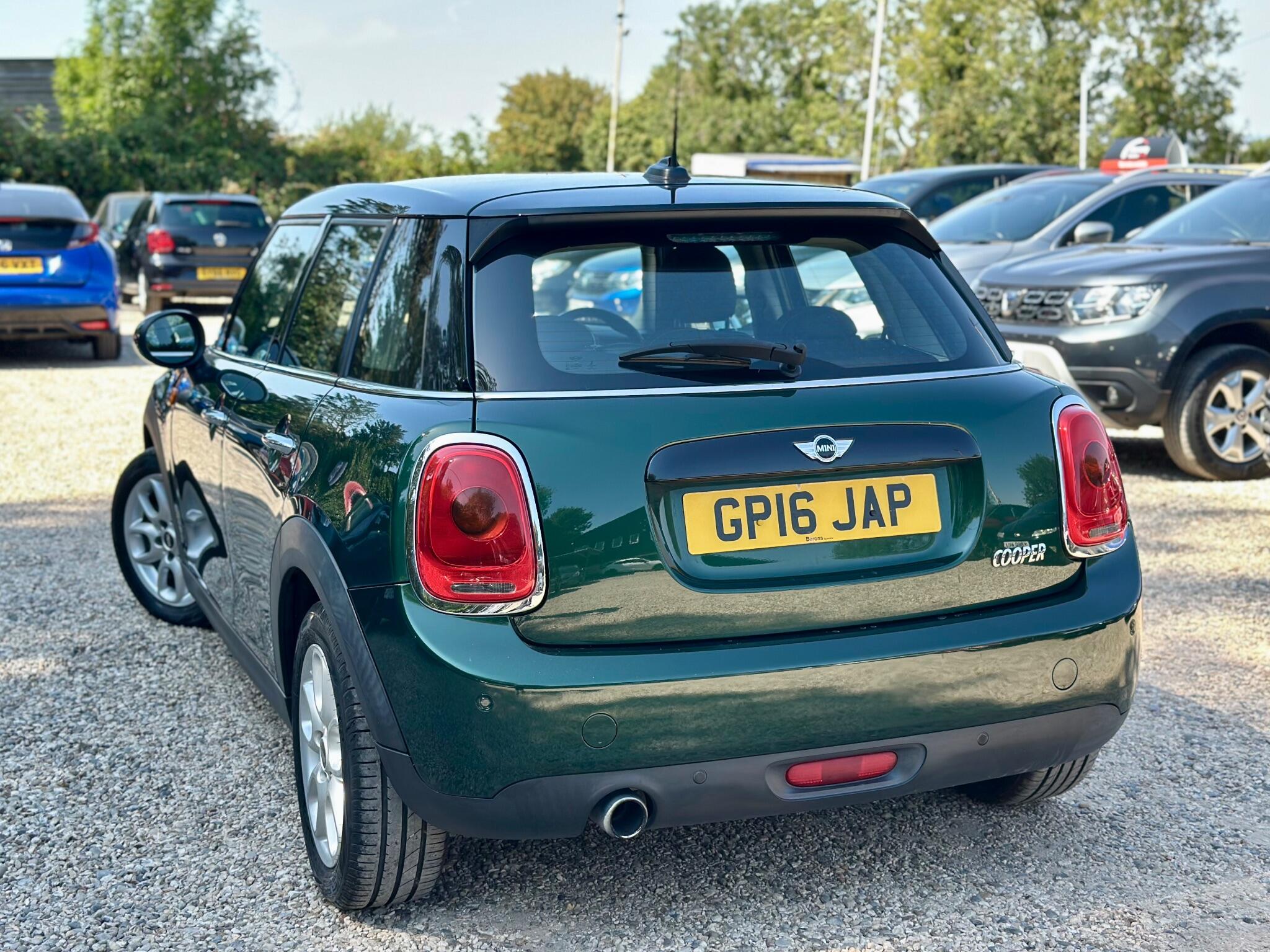 MINI Hatch view 11