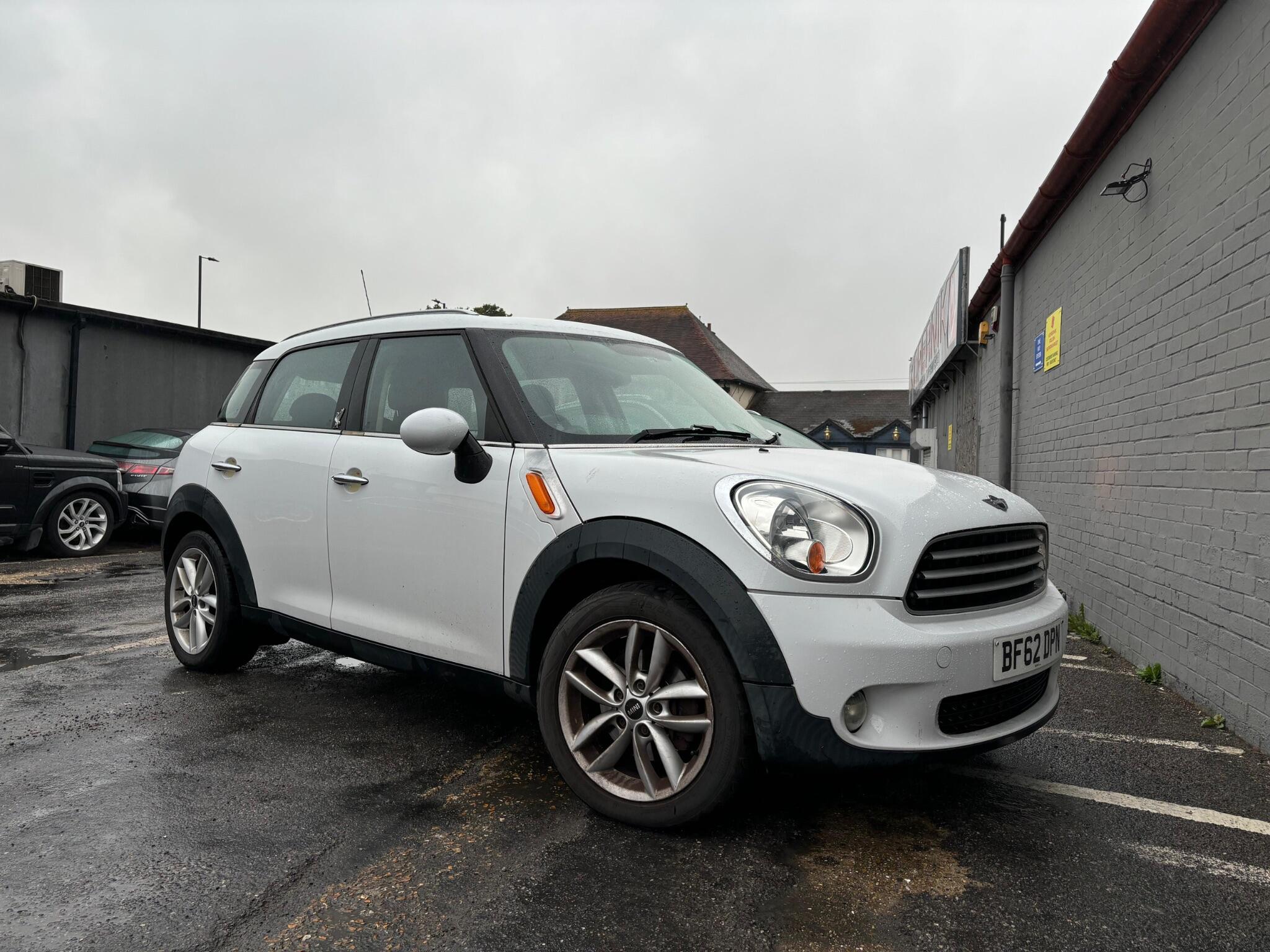 Mini Countryman main image