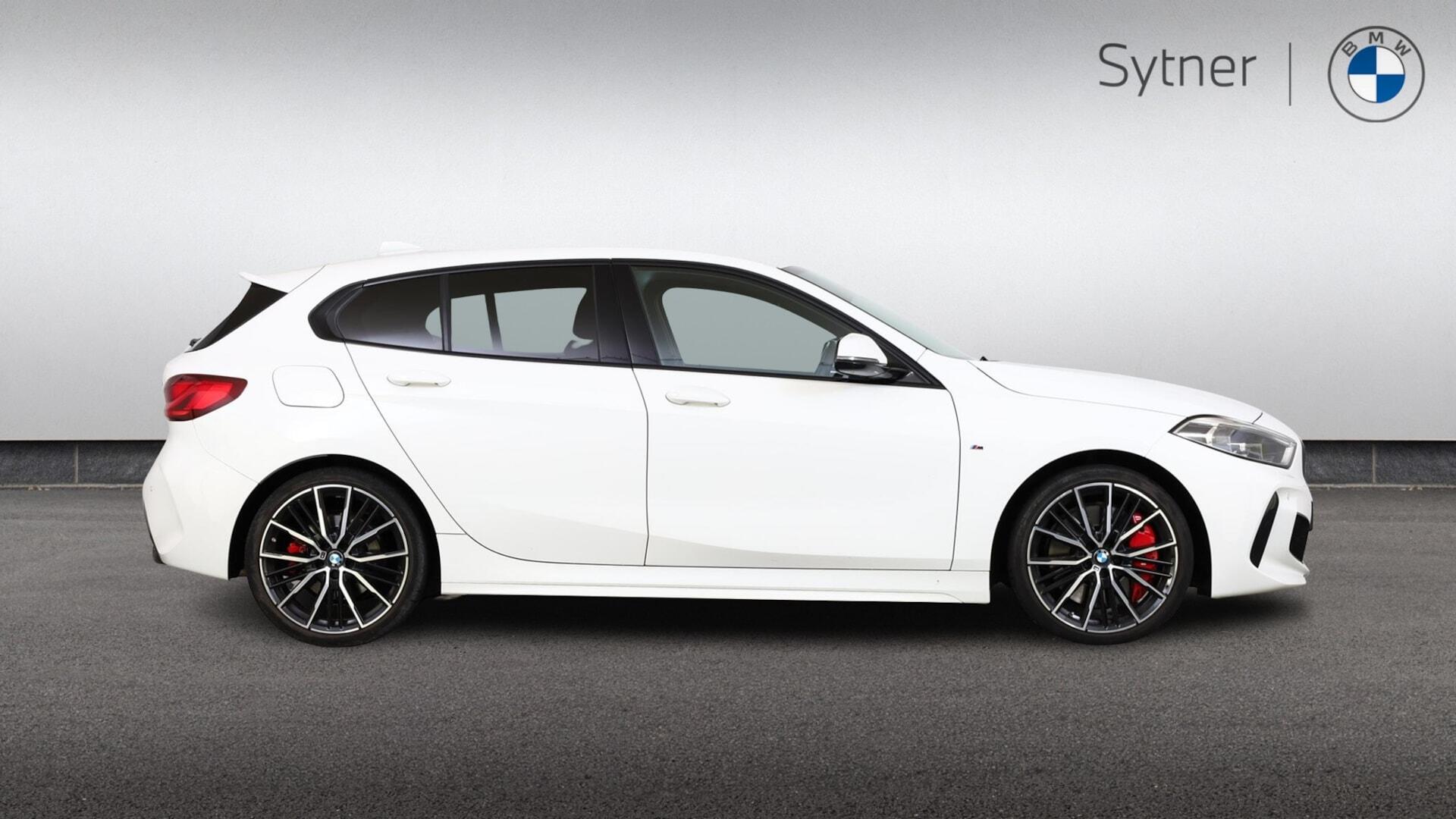 BMW 1 Series view 3