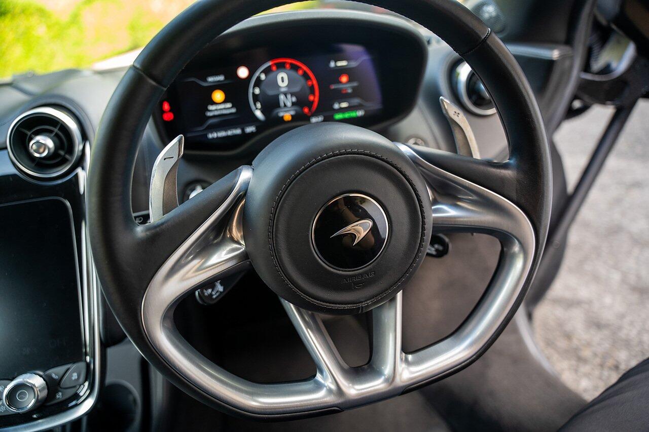 McLaren GT view 65