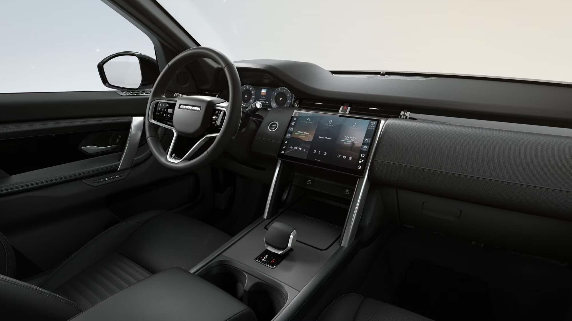 Land Rover Discovery Sport view 4