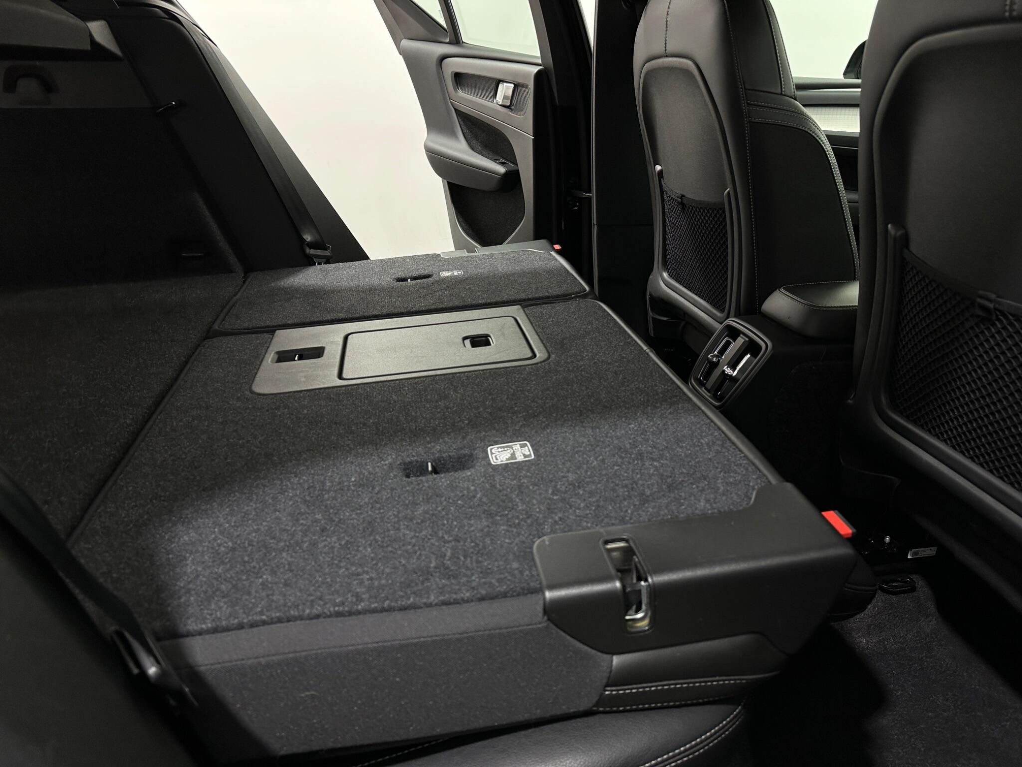 Volvo XC40 view 43